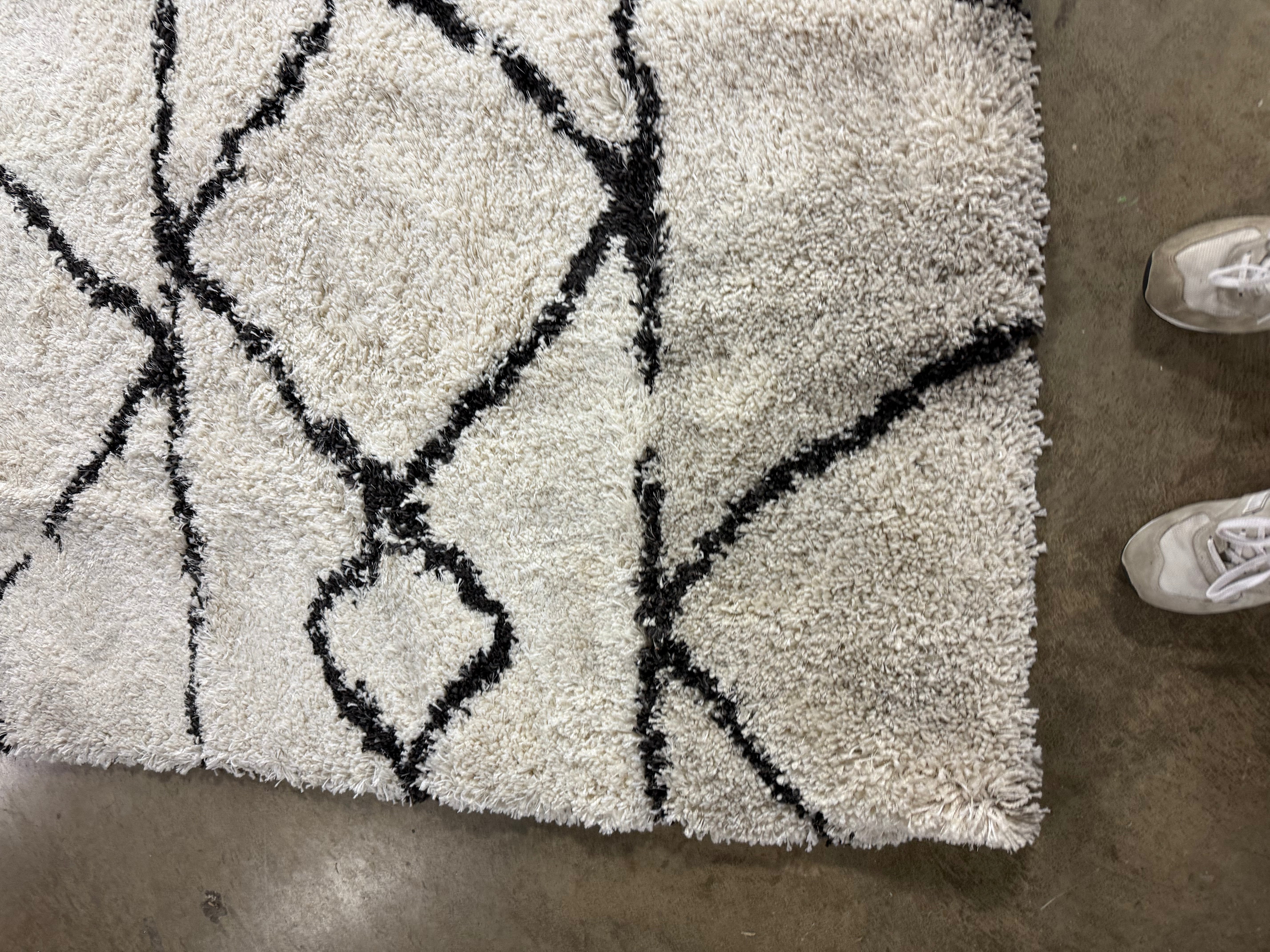 Geometric Design Woven Rug - 7'8"x9'10"