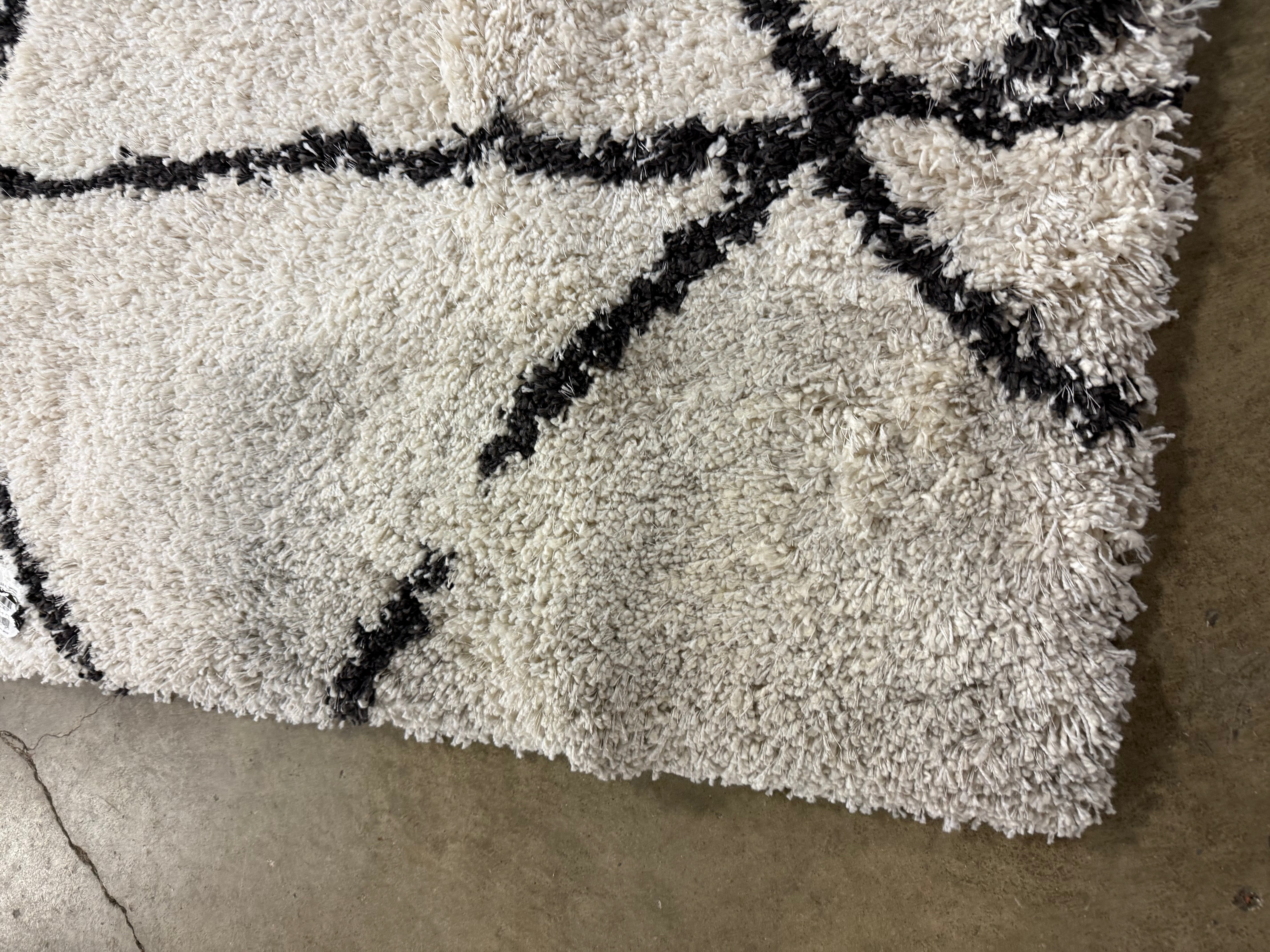 Geometric Design Woven Rug - 7'8"x9'10"