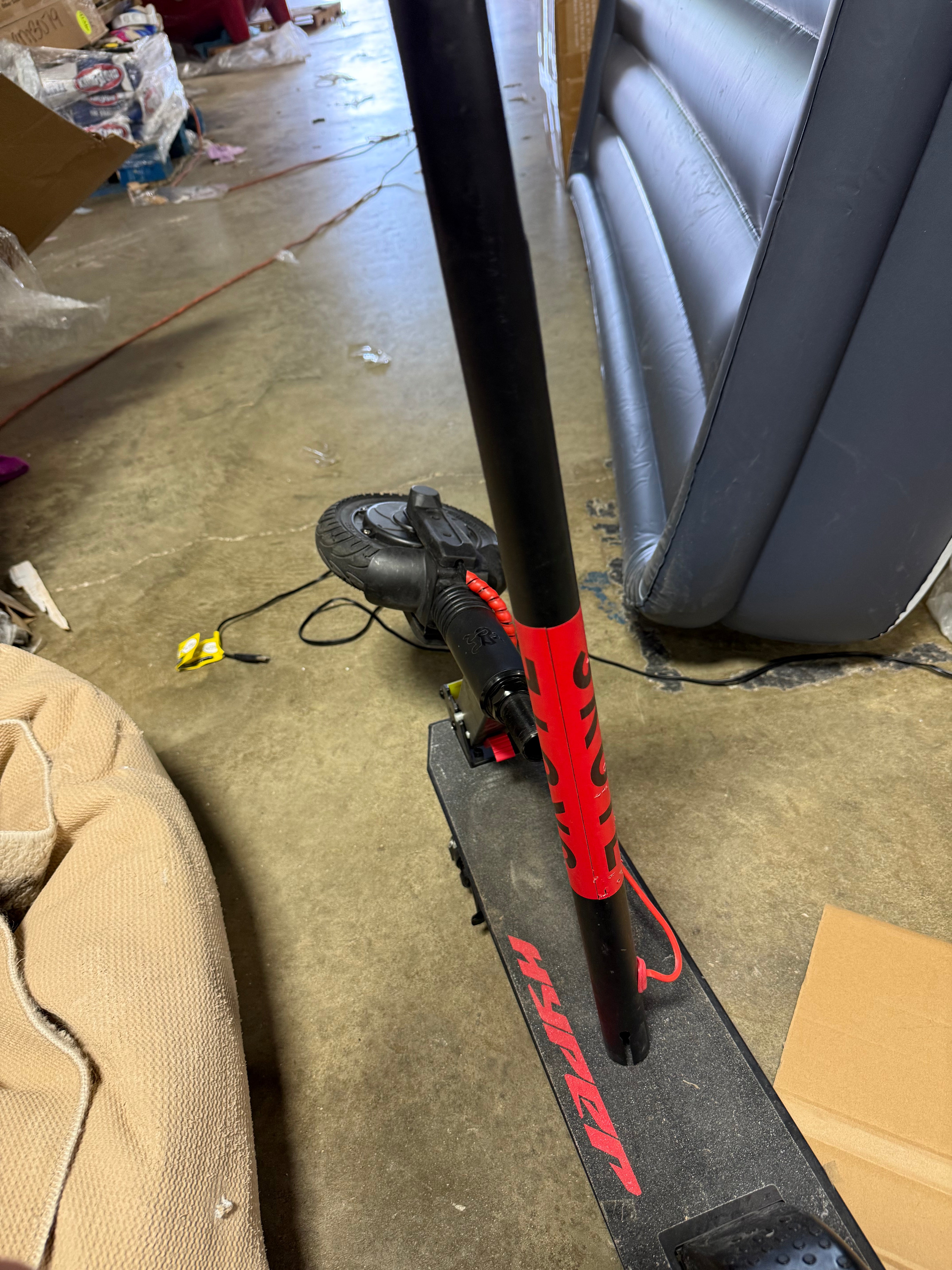 Skute Folding Electric Scooter Lithium Battery Powered Scooter - Black/Red: Aluminum Frame