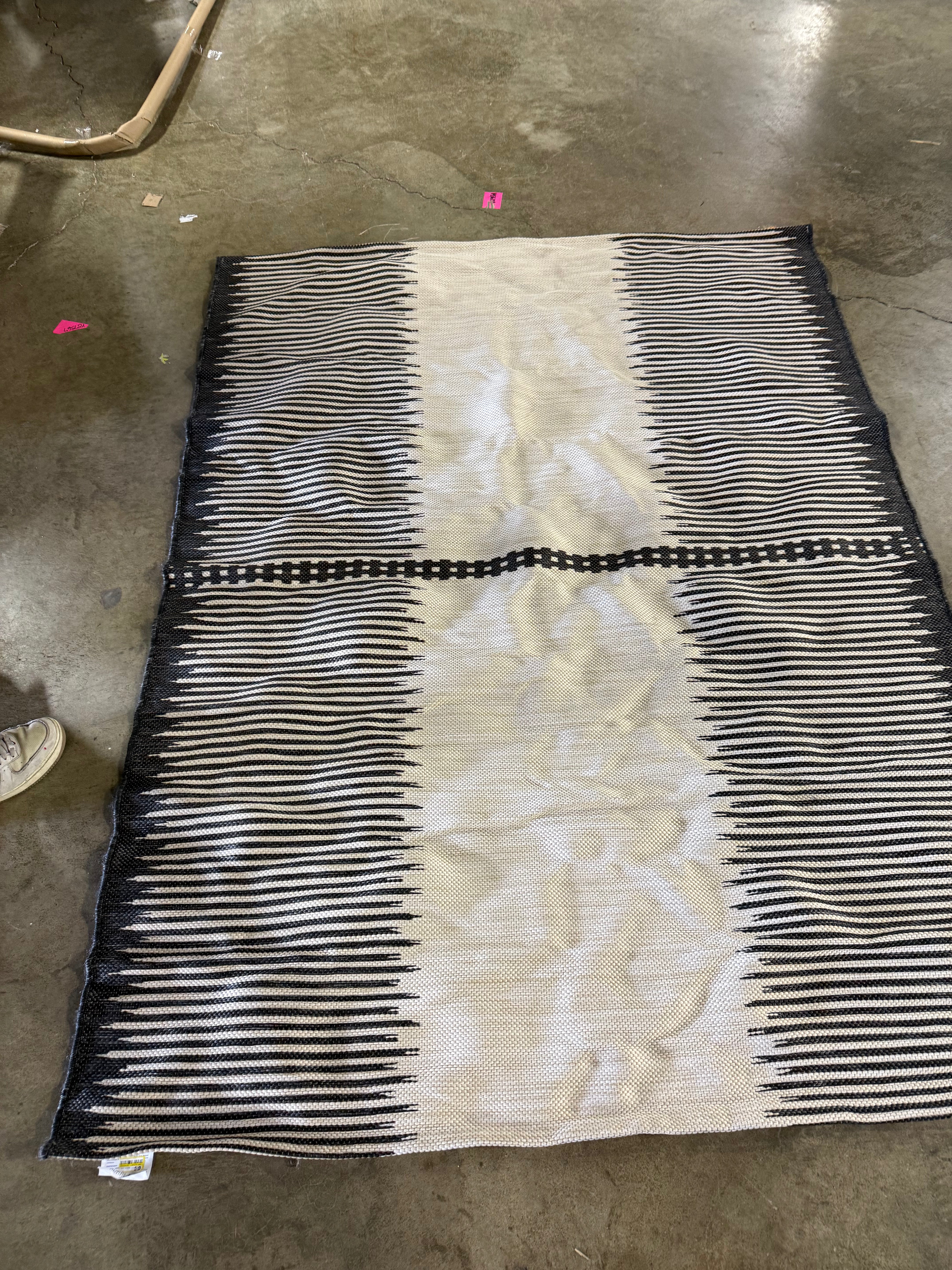 Neutral Lines Outdoor Area Rug Beige/Black - 5'x7'