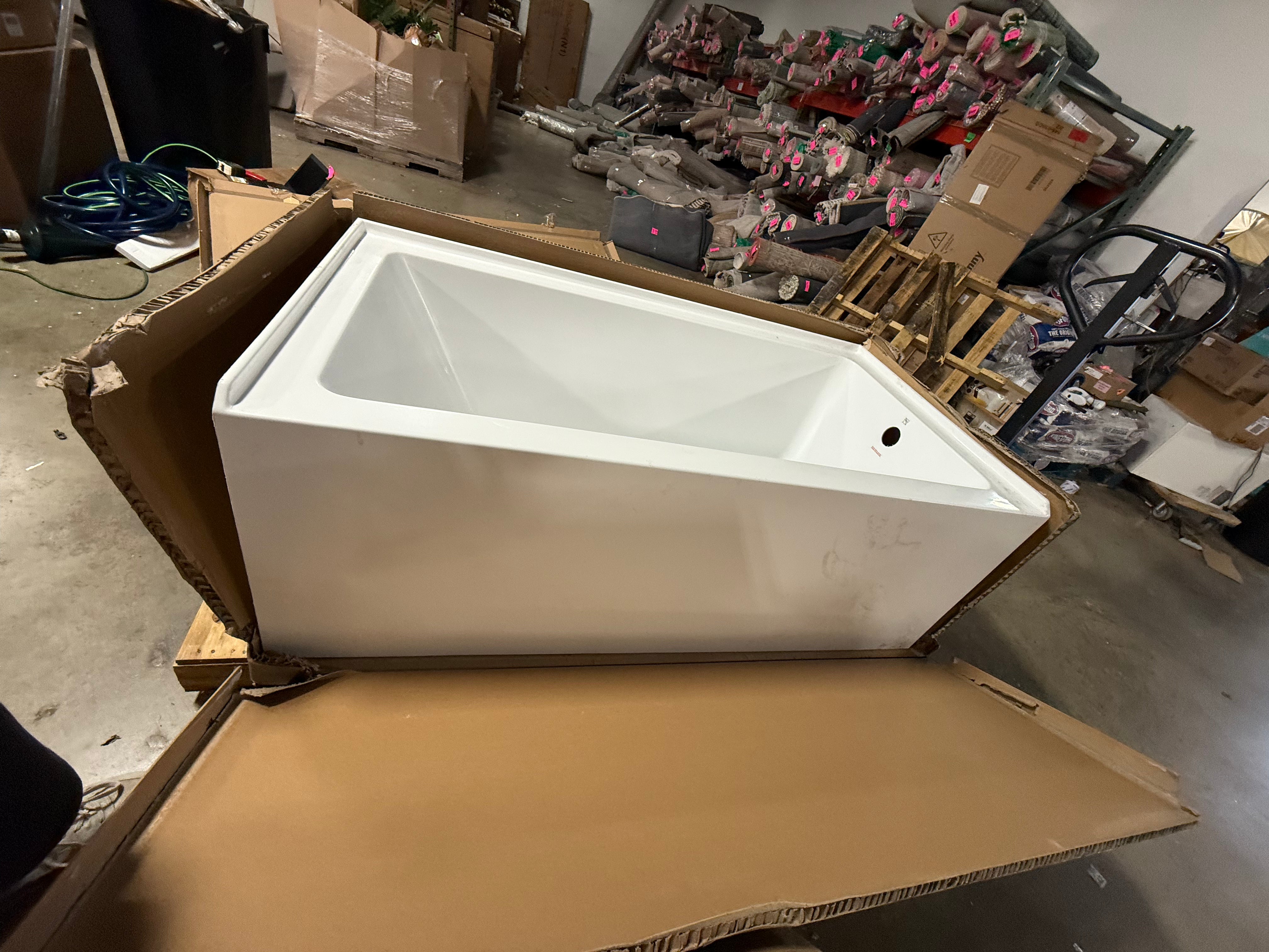 Bertha Acrylic Right-Hand Drain Rectangular Alcove Bathtub in White