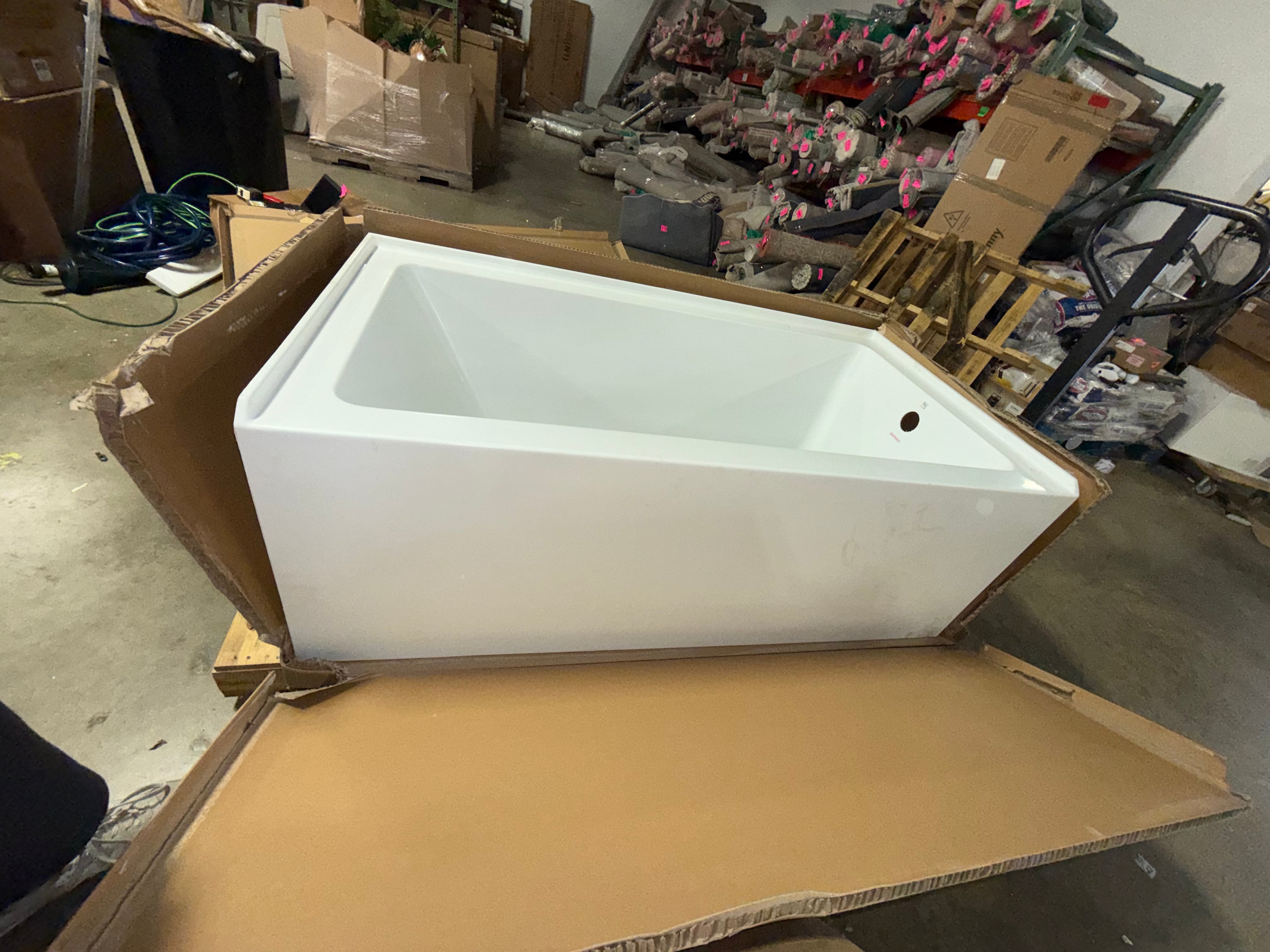 Bertha Acrylic Right-Hand Drain Rectangular Alcove Bathtub in White