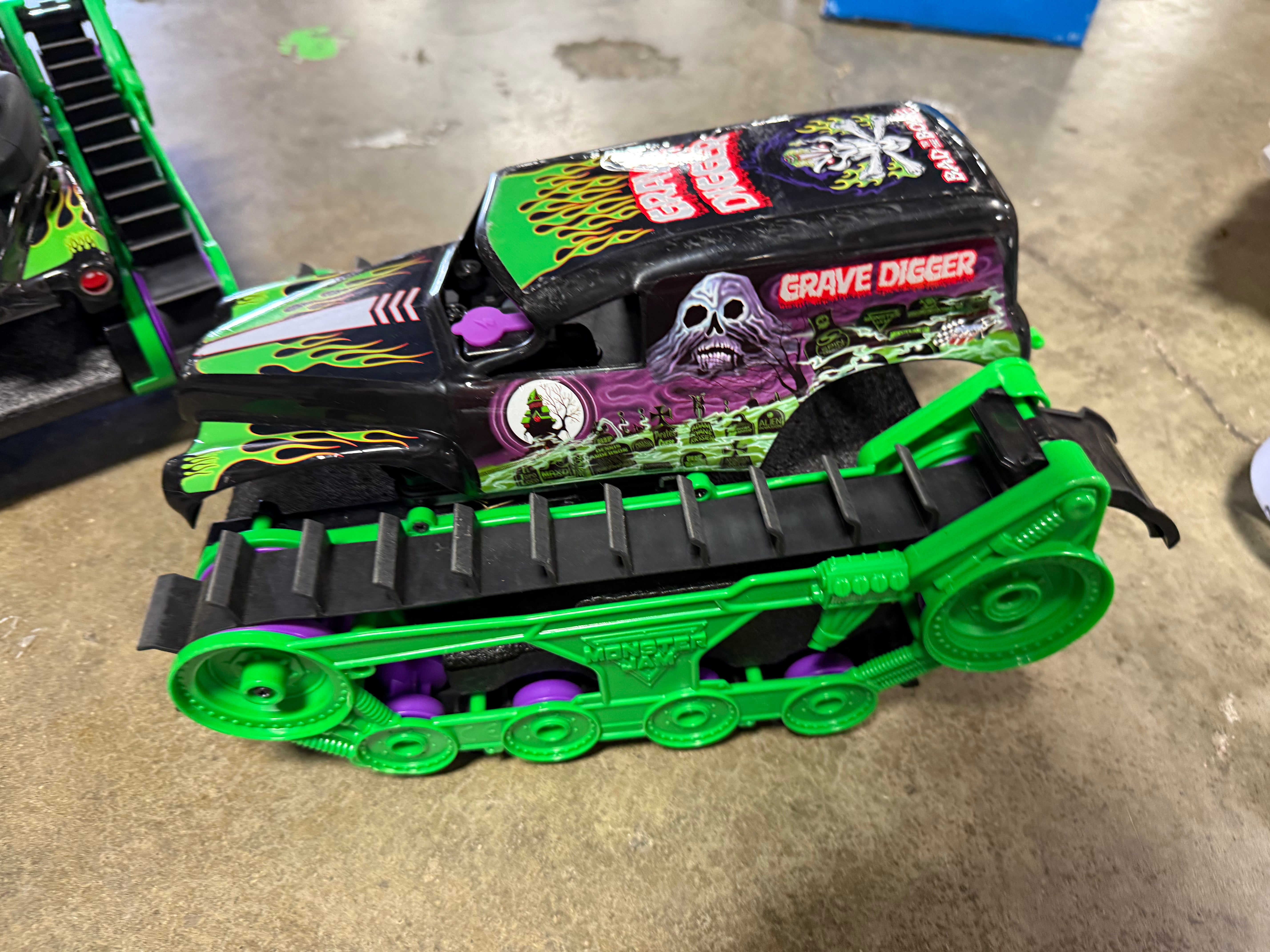 Grave Digger Trax