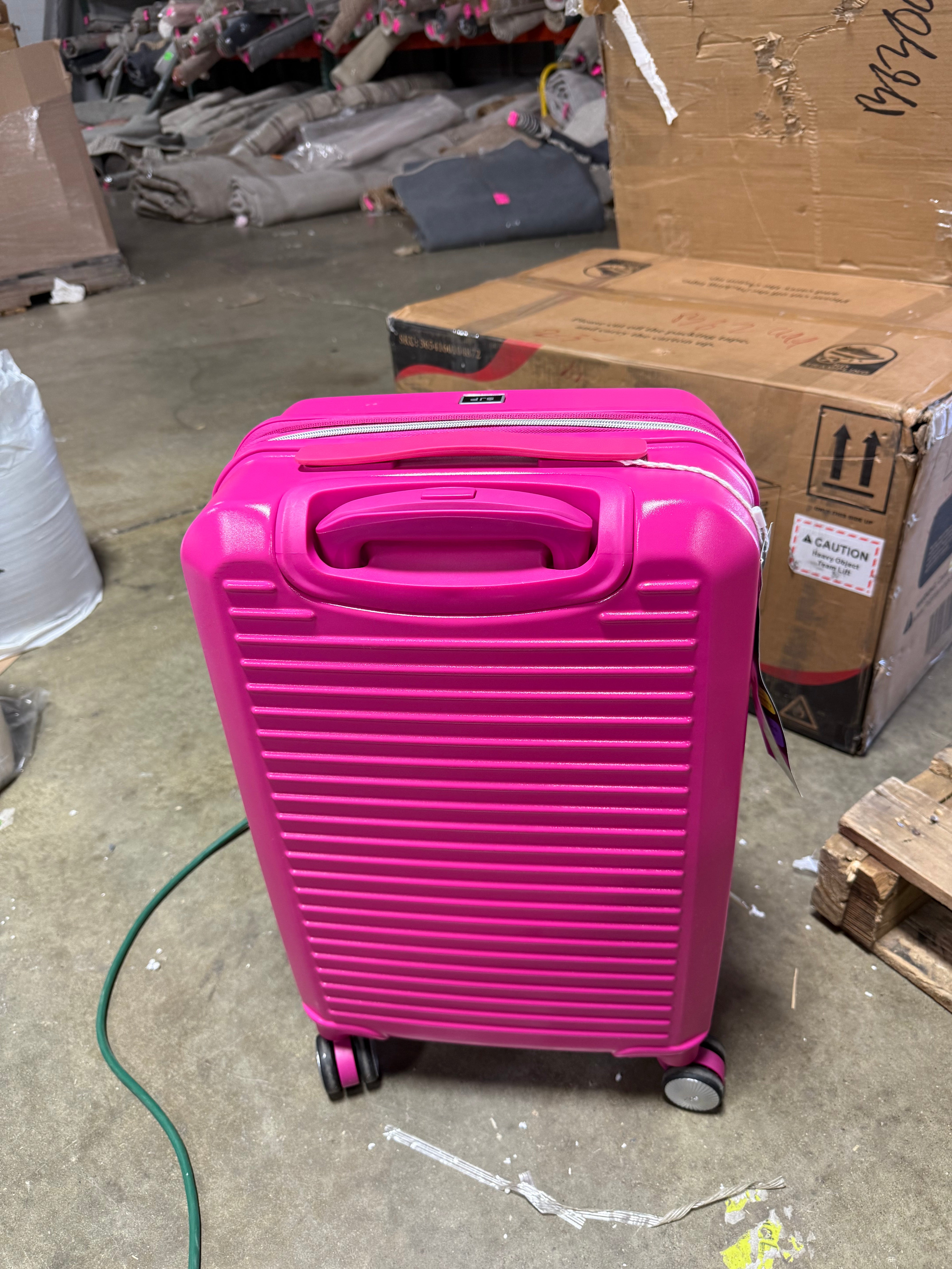 Signature Hardside Expandable Large Checked Spinner Suitcase