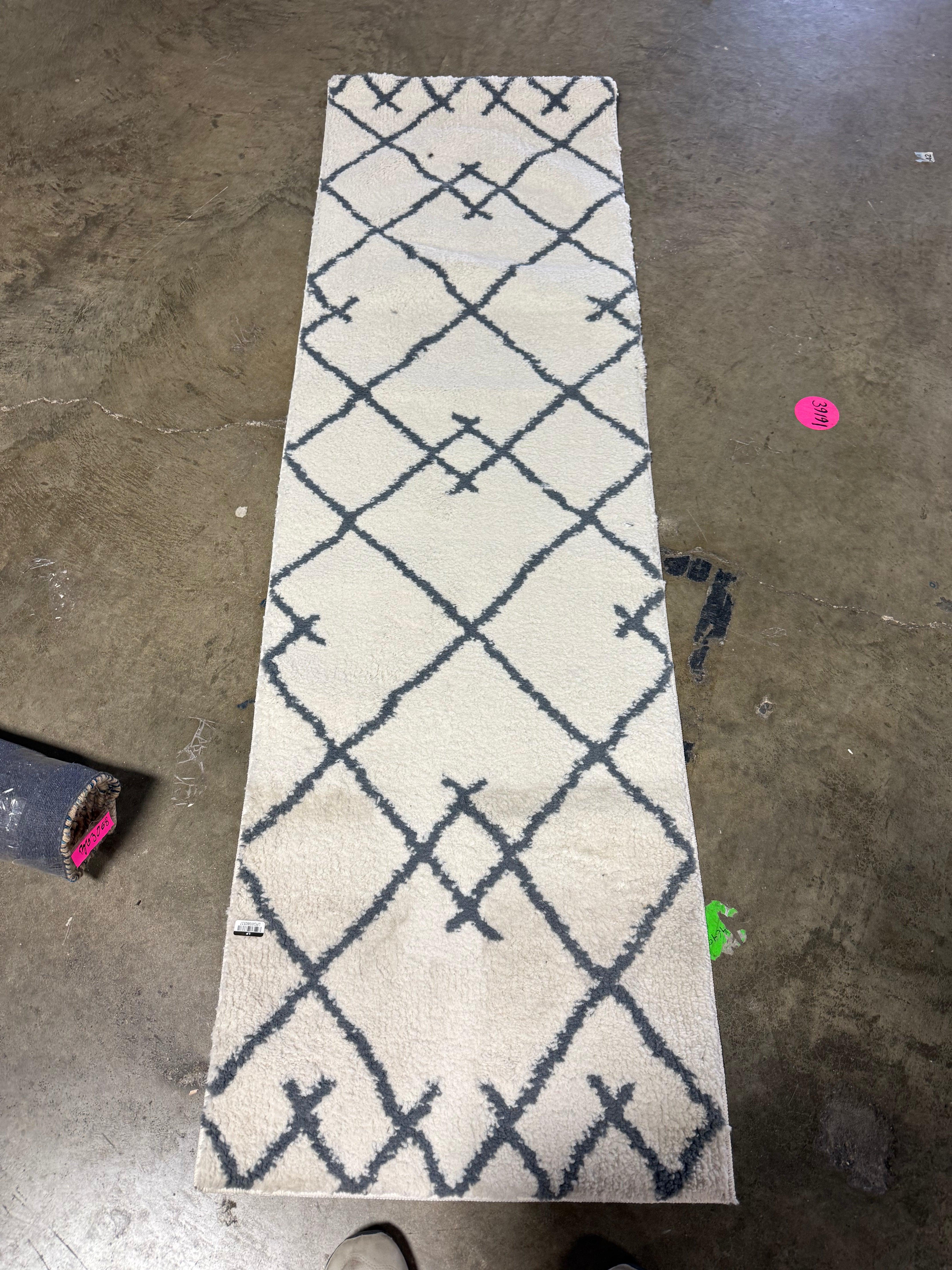 Washable Bixel Tufted Rug 2'x7'