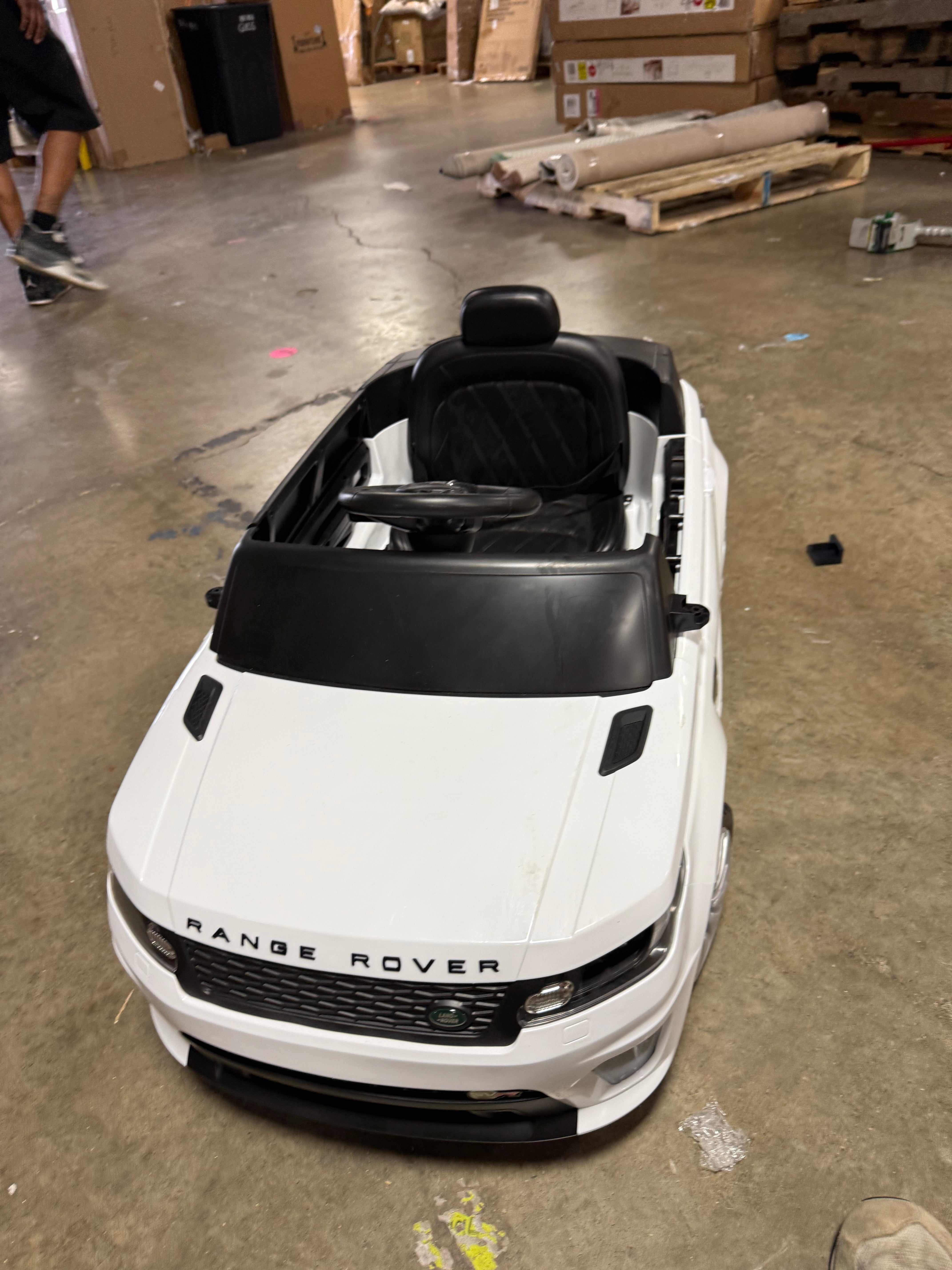 Range Rover Powered Ride-On - White: Plastic