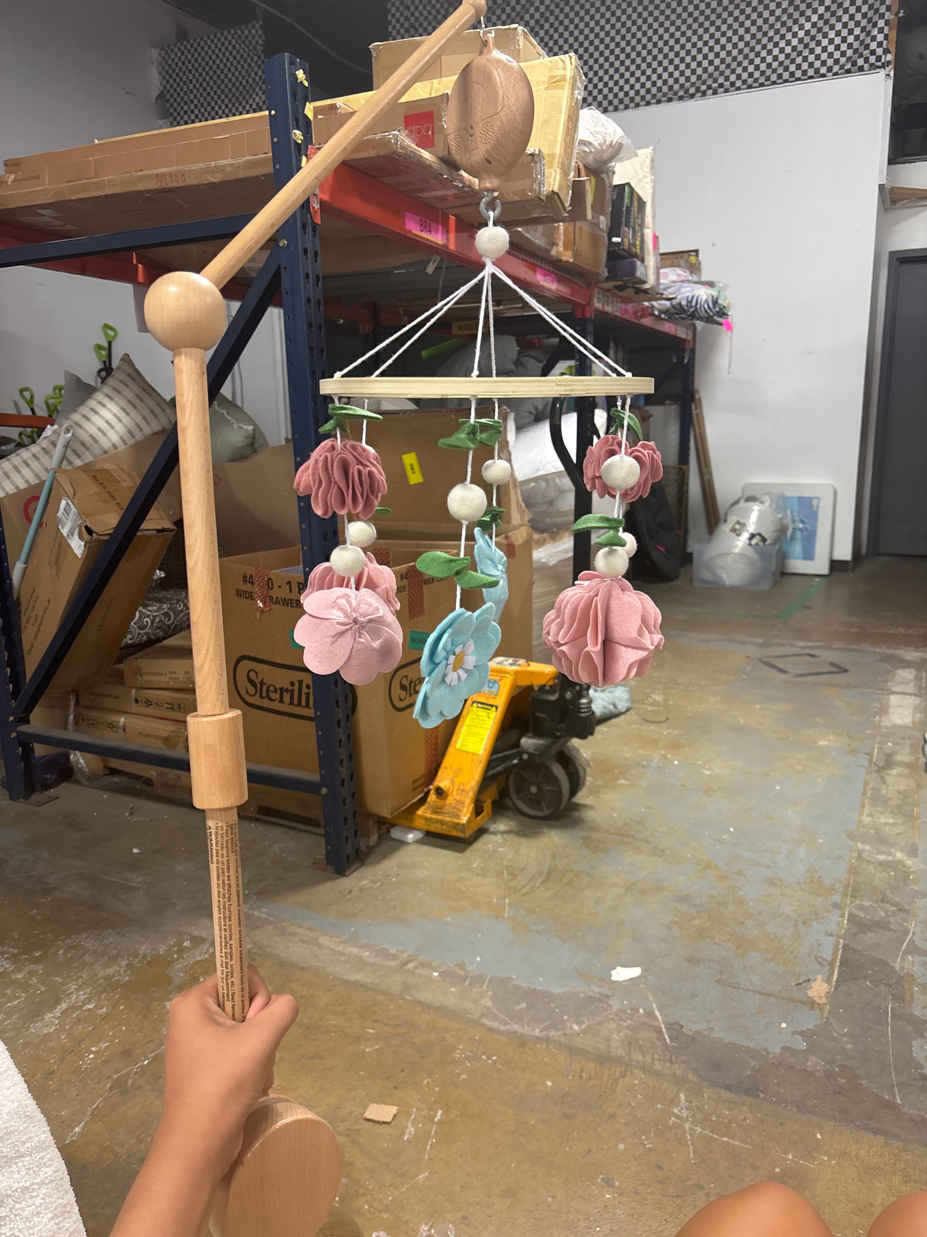 The Peanutshell Deluxe Wooden Crib Mobile Set with Arm - Pink/BlueSHOWROOM ITEM