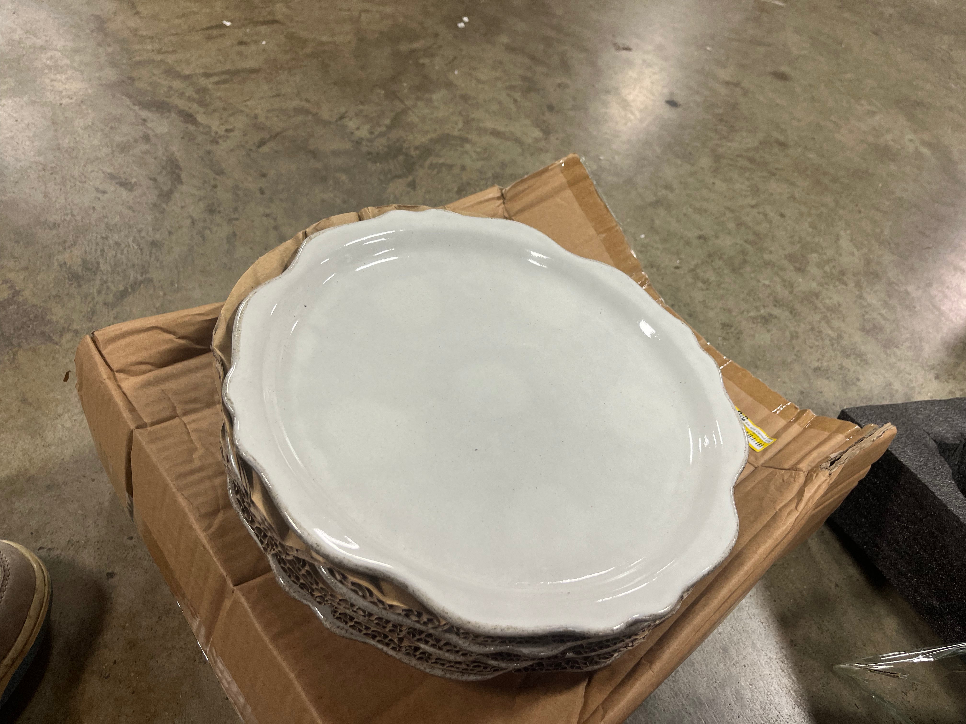 Carved Edge Dinner Plate