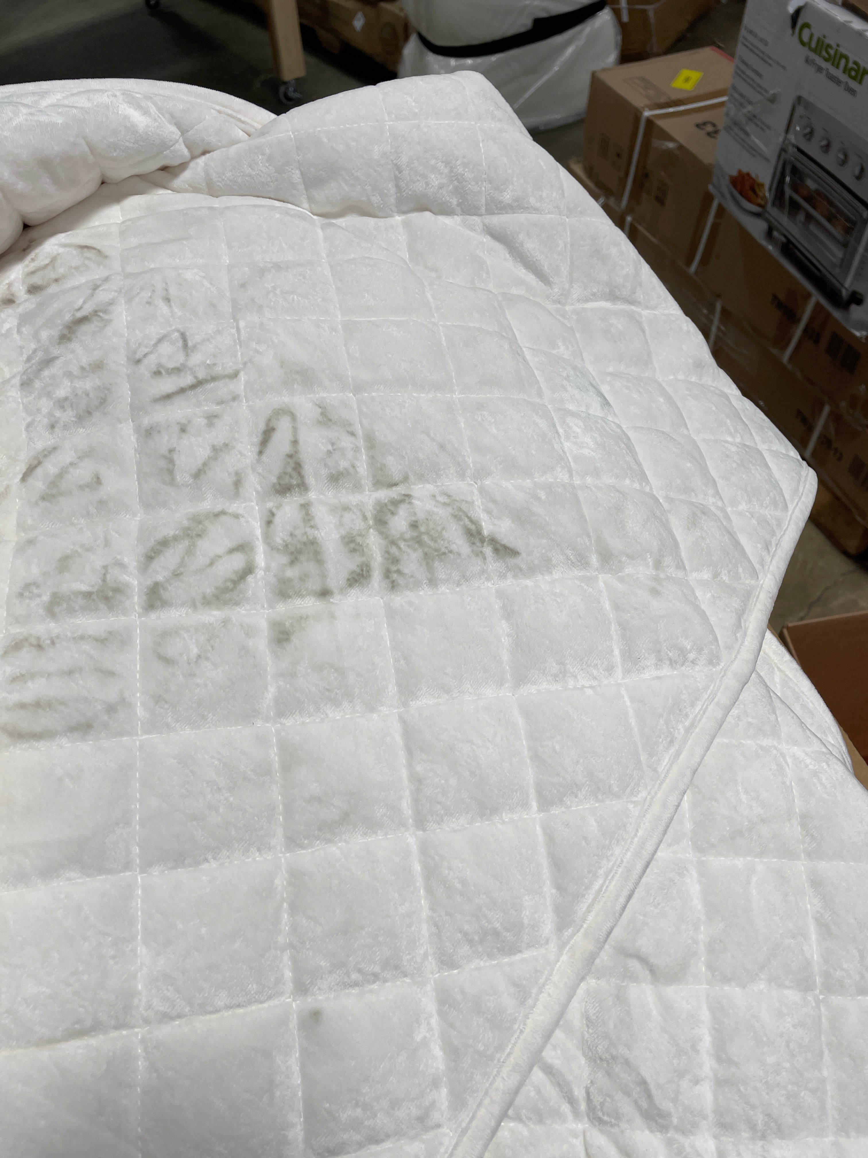 Luxe Diamond Stitch Velvet Quilt King