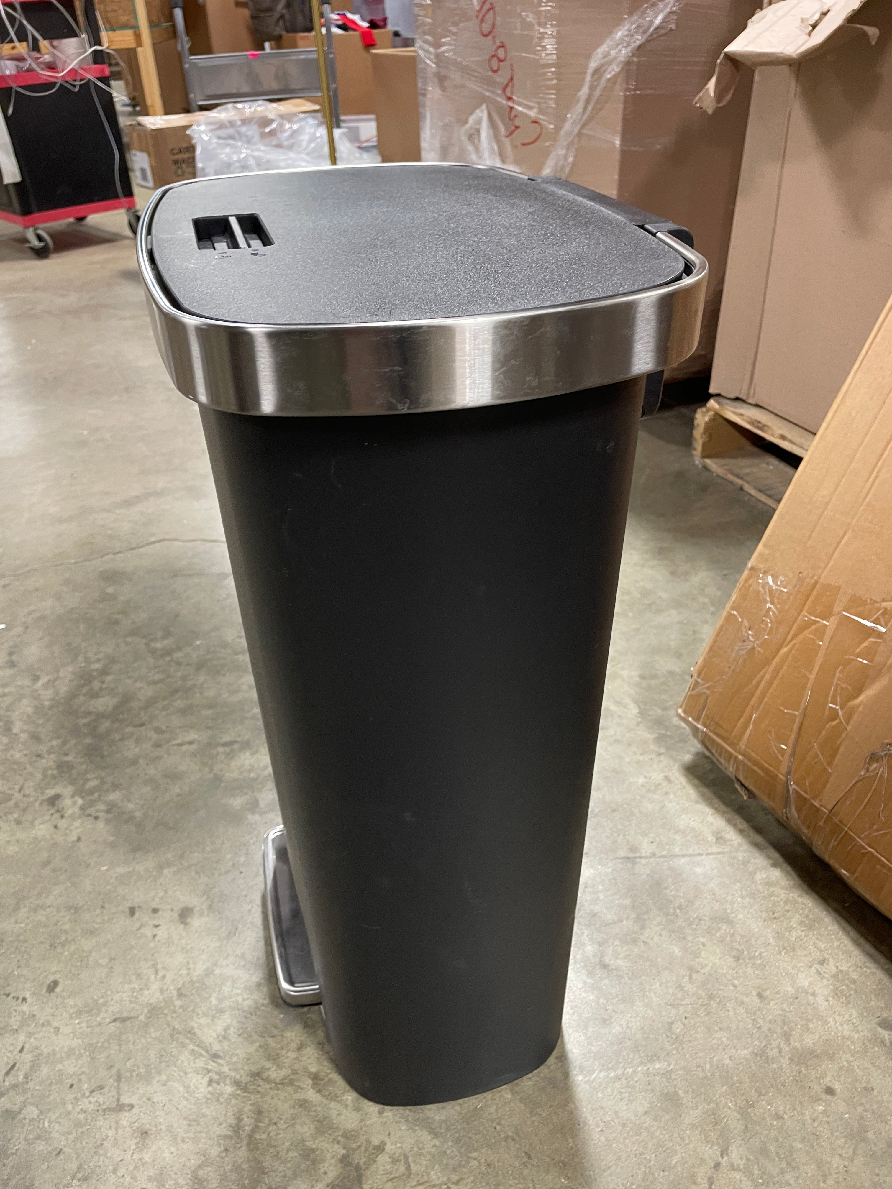 Plastic Locking Lid Step Trash Can Black