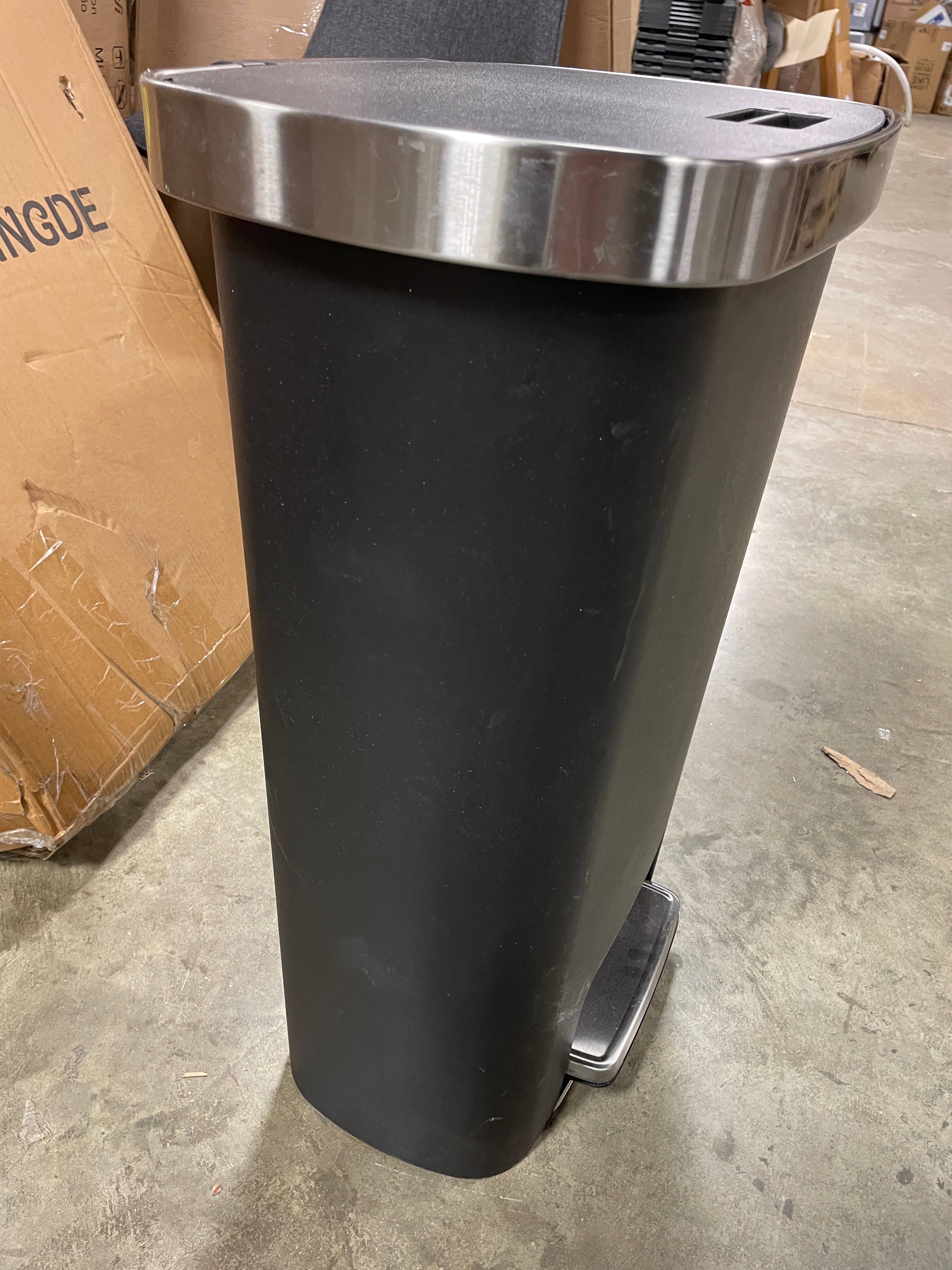 Plastic Locking Lid Step Trash Can Black