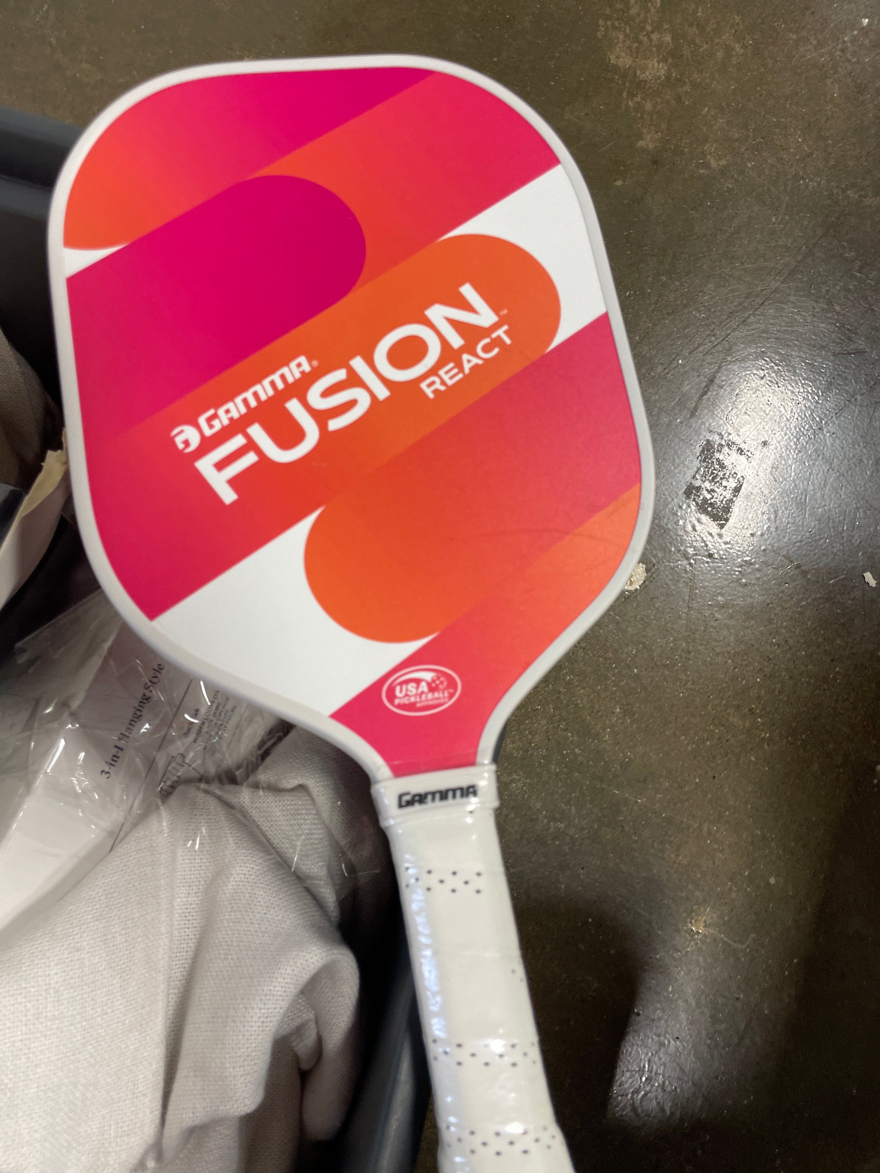 Fusion React Pickleball Paddle - Orange/PinkFusion React Pickleball Paddle - Orange/Pink