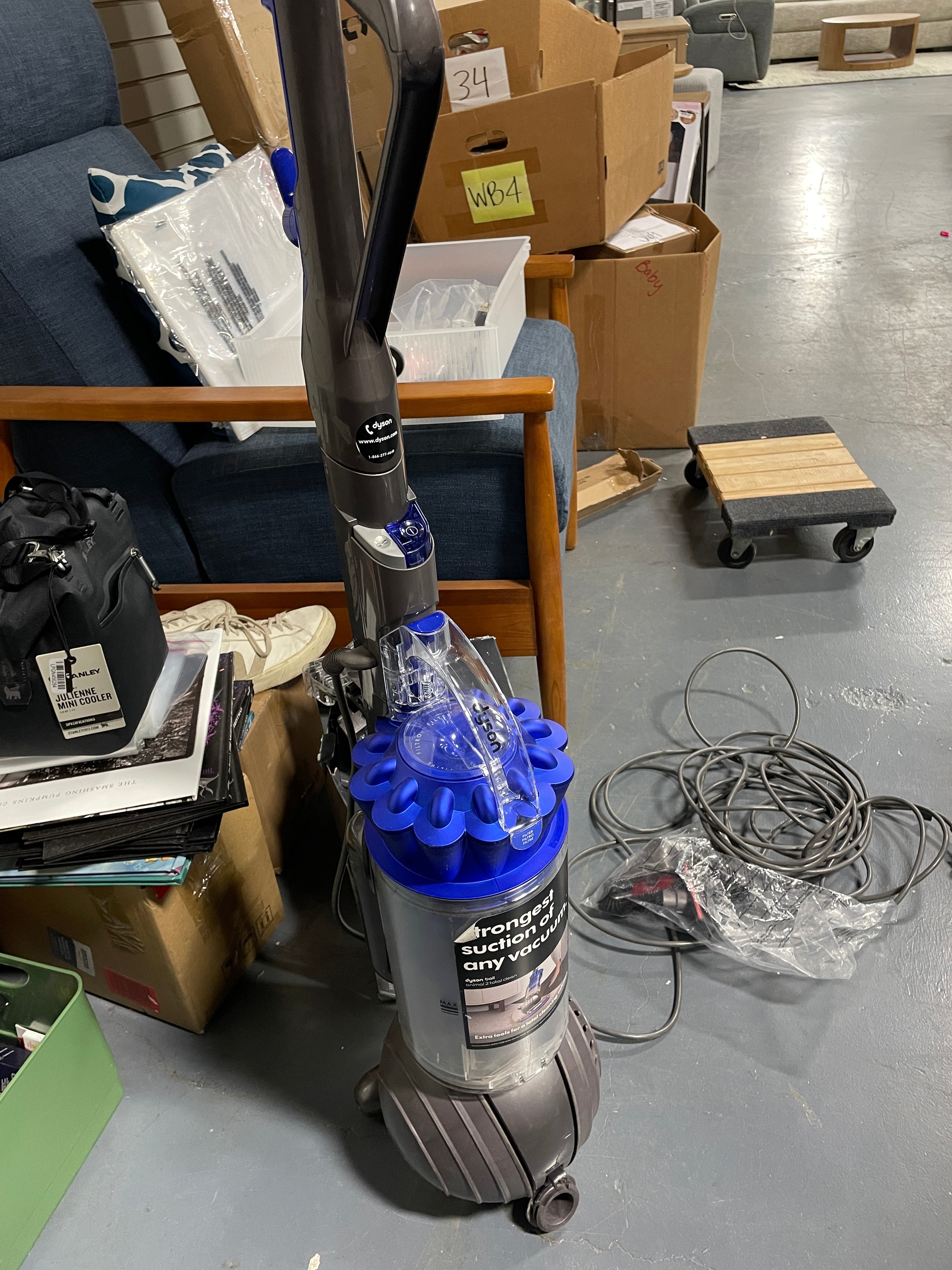Ball Animal Total Clean Upright Vacuum Cleaner, Blue