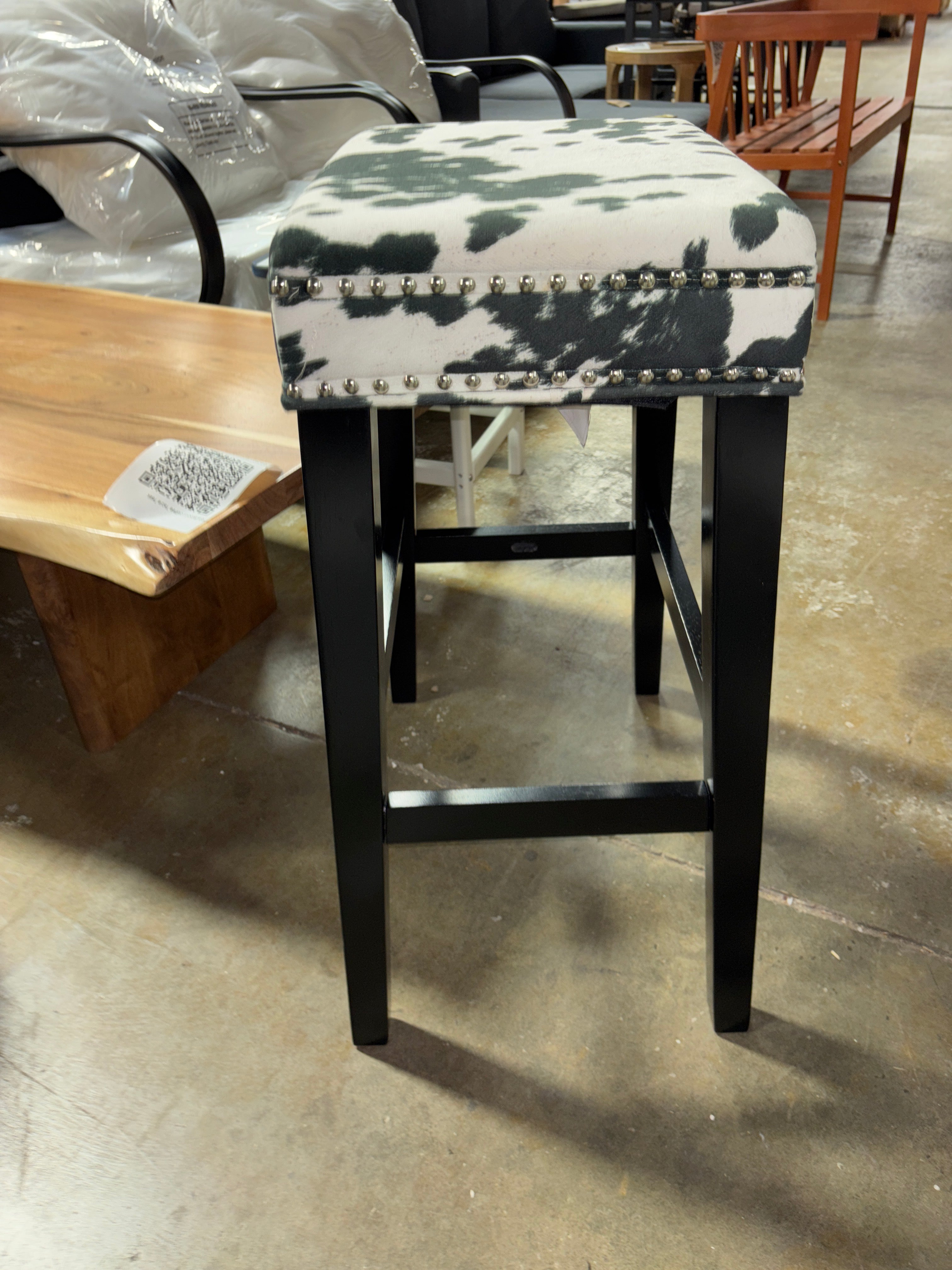 Walt Backless Counter Height Barstool - Black/White SHOWROOM ITEM