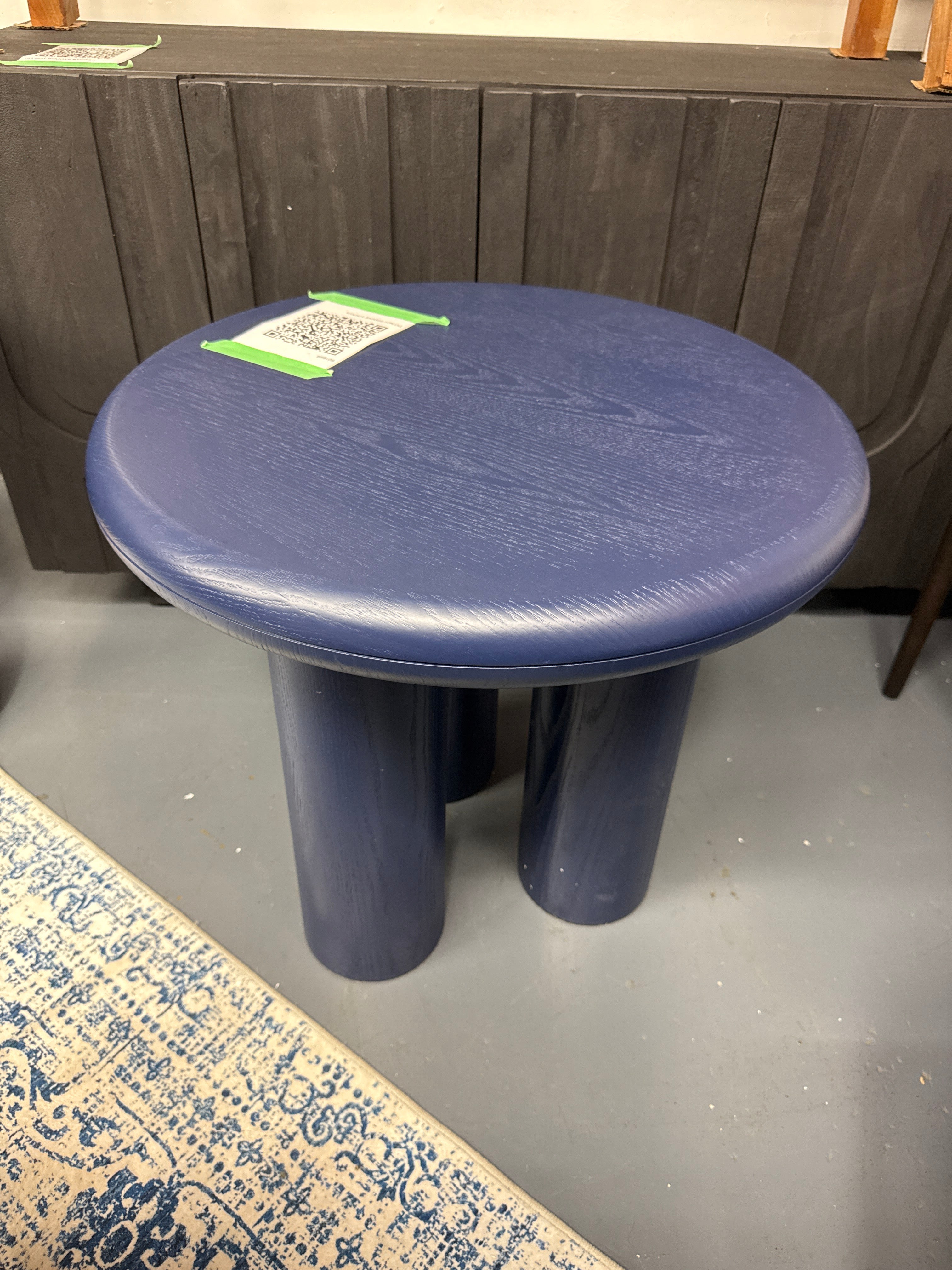 Hadi End Table SHOWROOM ITEM