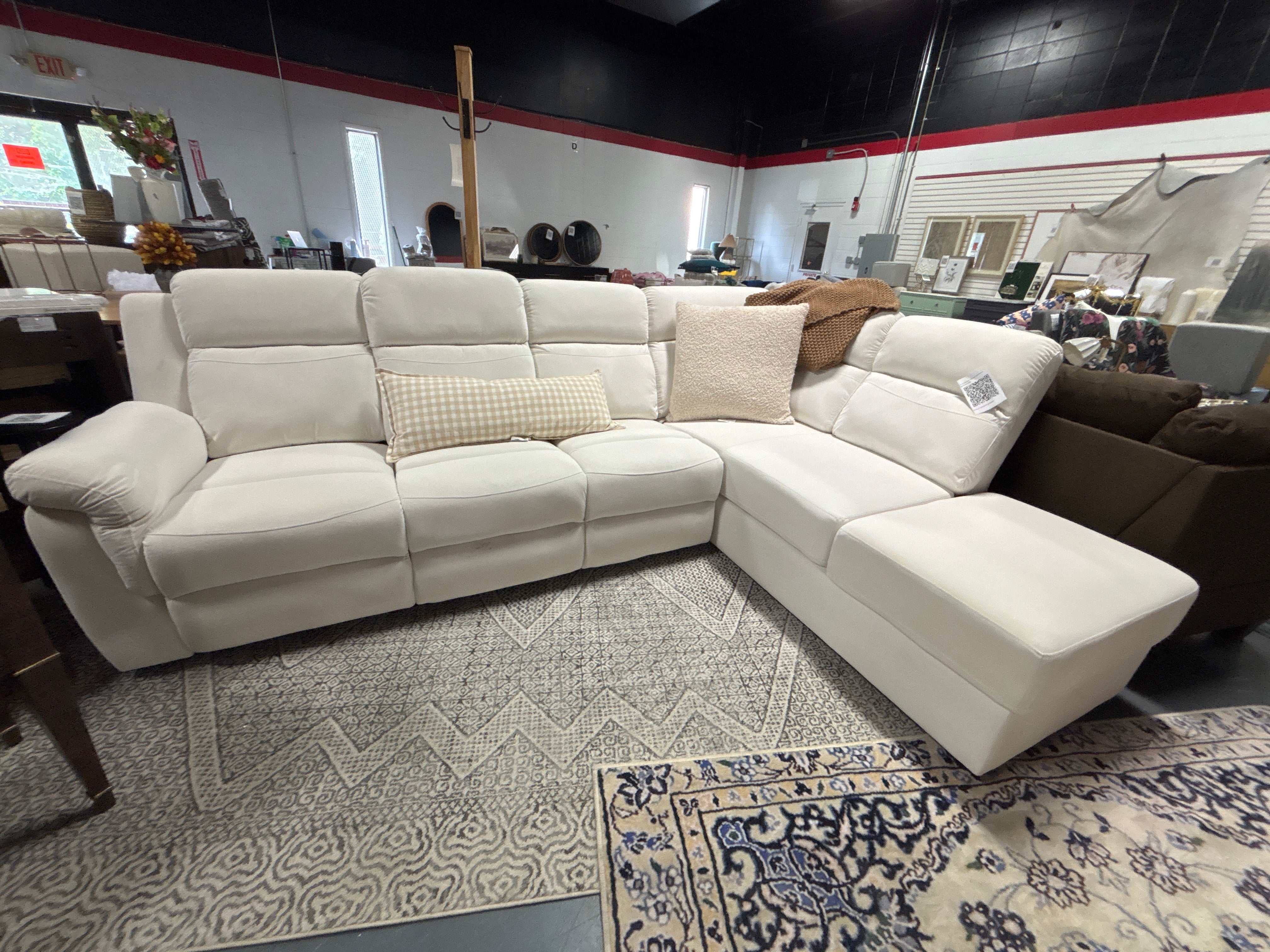 111.4''Recliner Storage Upholstery Sectional Sofa SHOWROOM ITEM