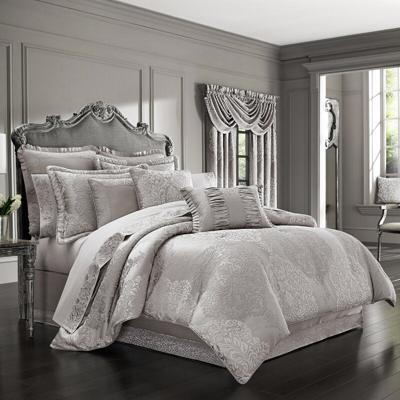 California King Comforter + 2 Standard Shams Daisy-Lee Silver 4 Piece Comforter Set