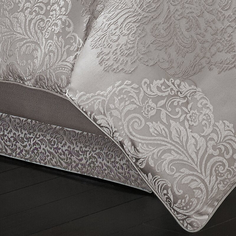 California King Comforter + 2 Standard Shams Daisy-Lee Silver 4 Piece Comforter Set