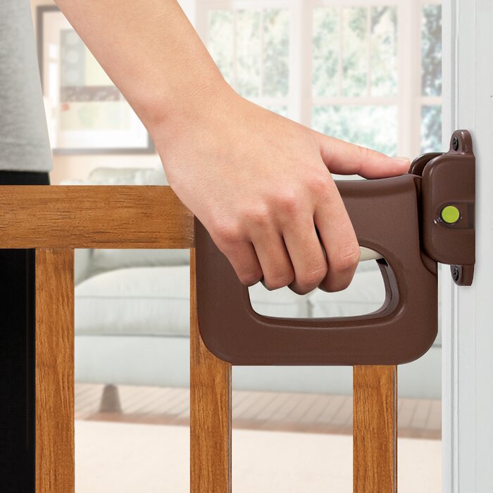 Deluxe Wood Safety Gate