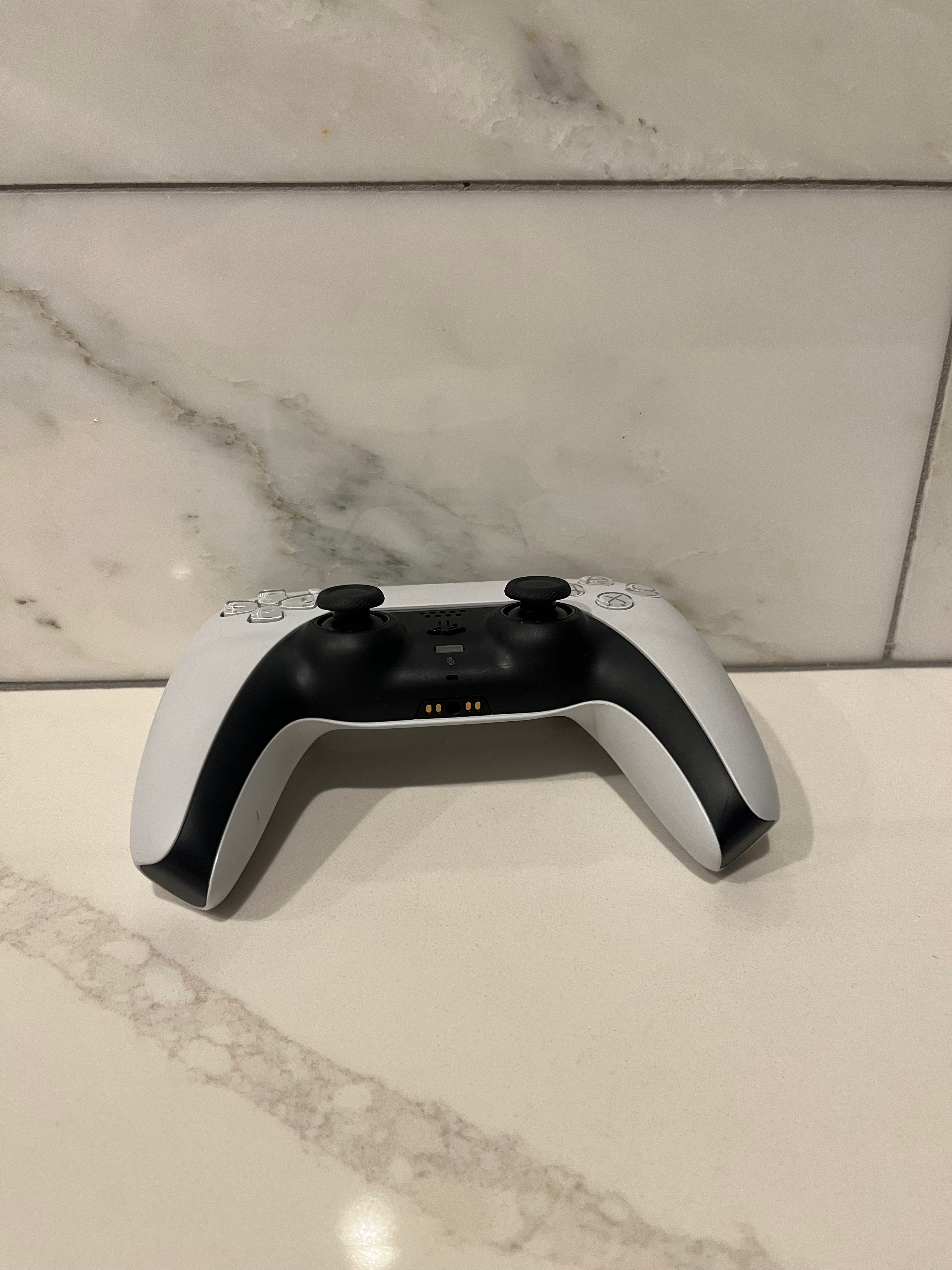 PlayStation DualSense Wireless Controller - White