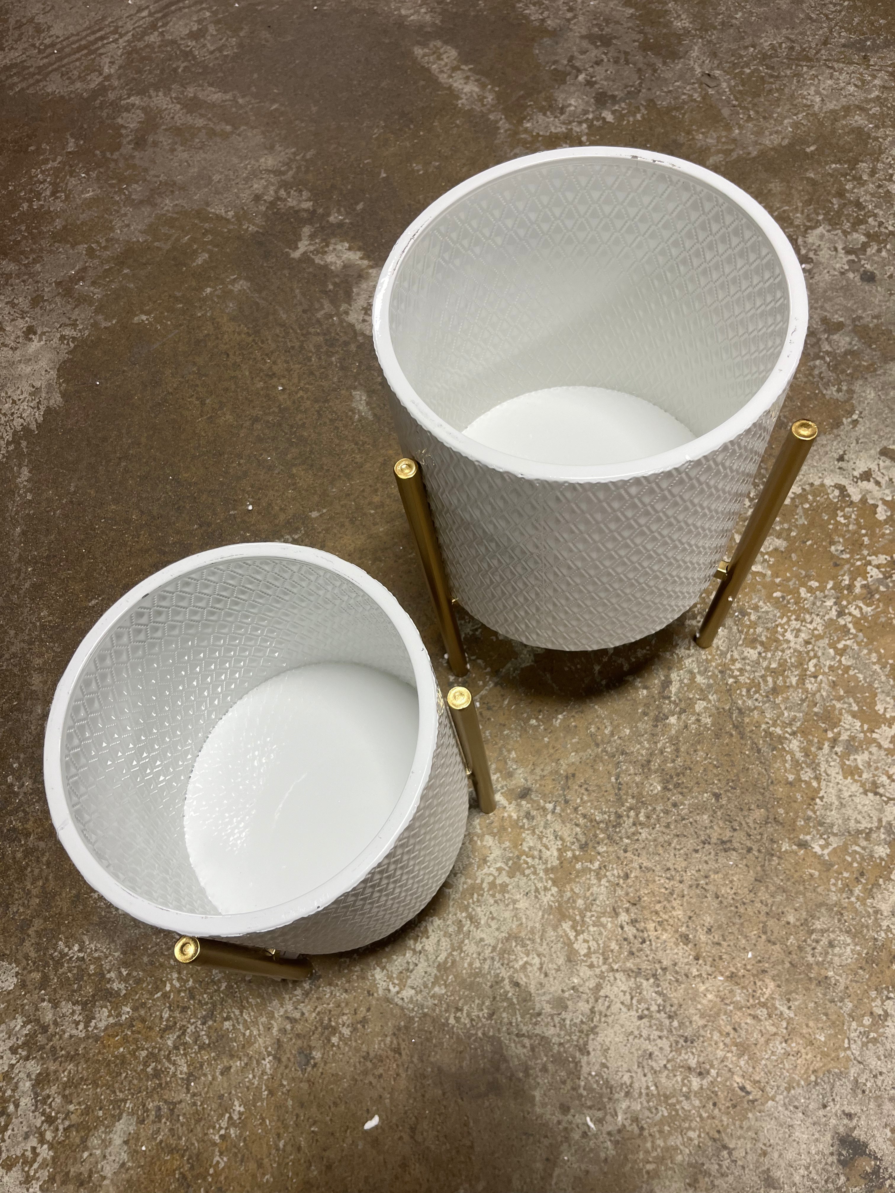Gianna Modern White Metal Planters (Set of 2) – Salvage & Co Indy
