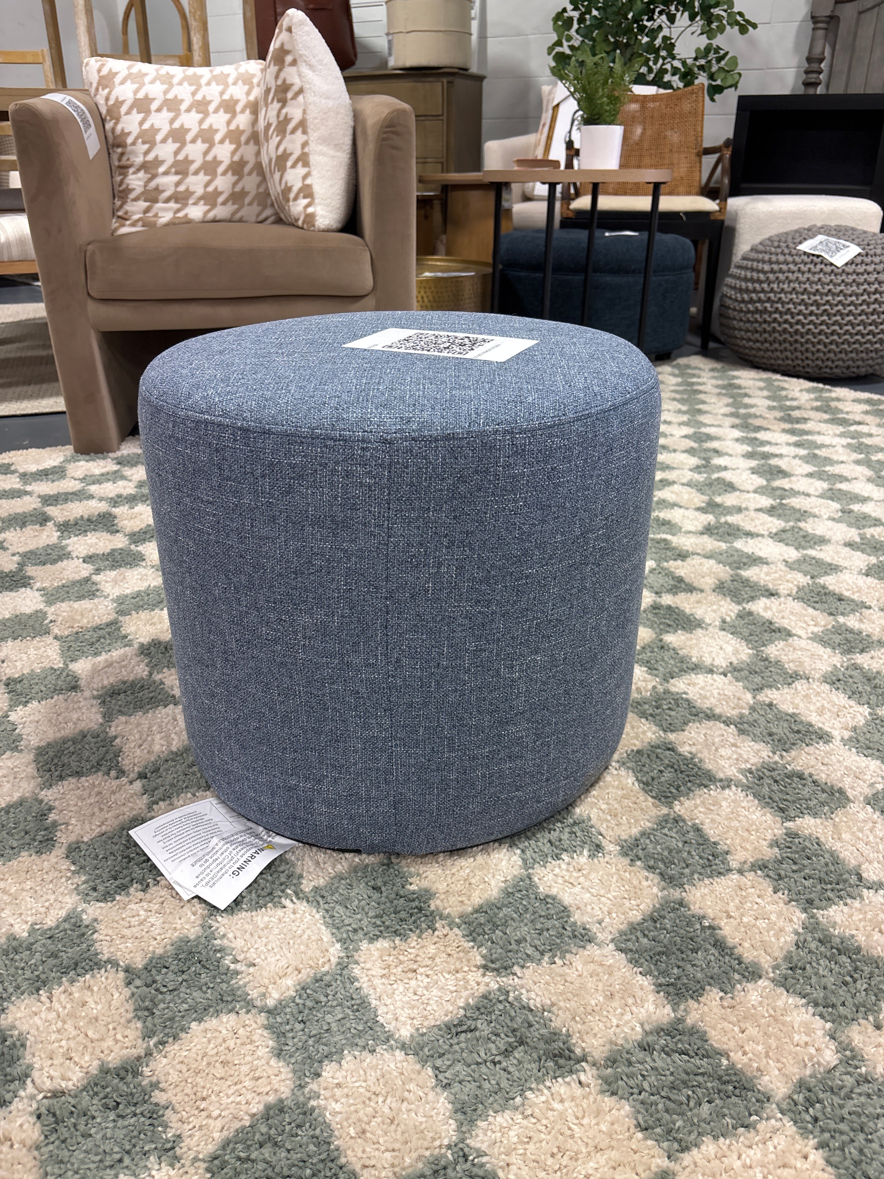 19" Round Pouf Ottoman - WOVENBYRD SHOWROOM ONLY ITEM