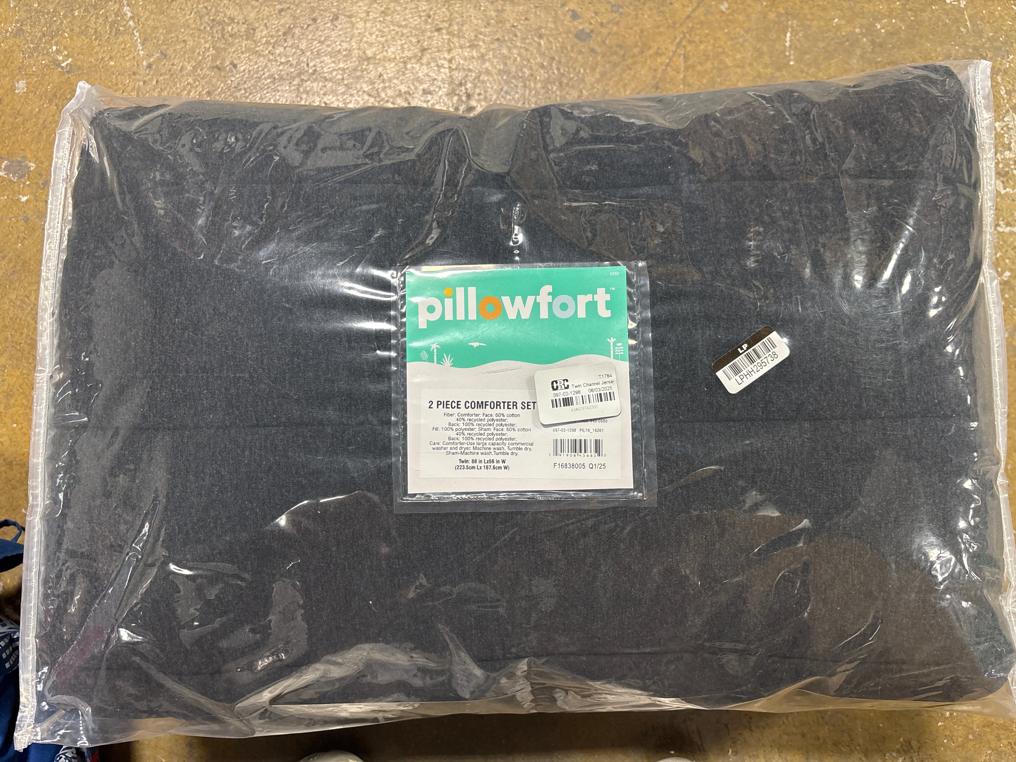 (TWIN) 2pc Channel Jersey Kids' Comforter Set - Black SHOWROOM ITEM
