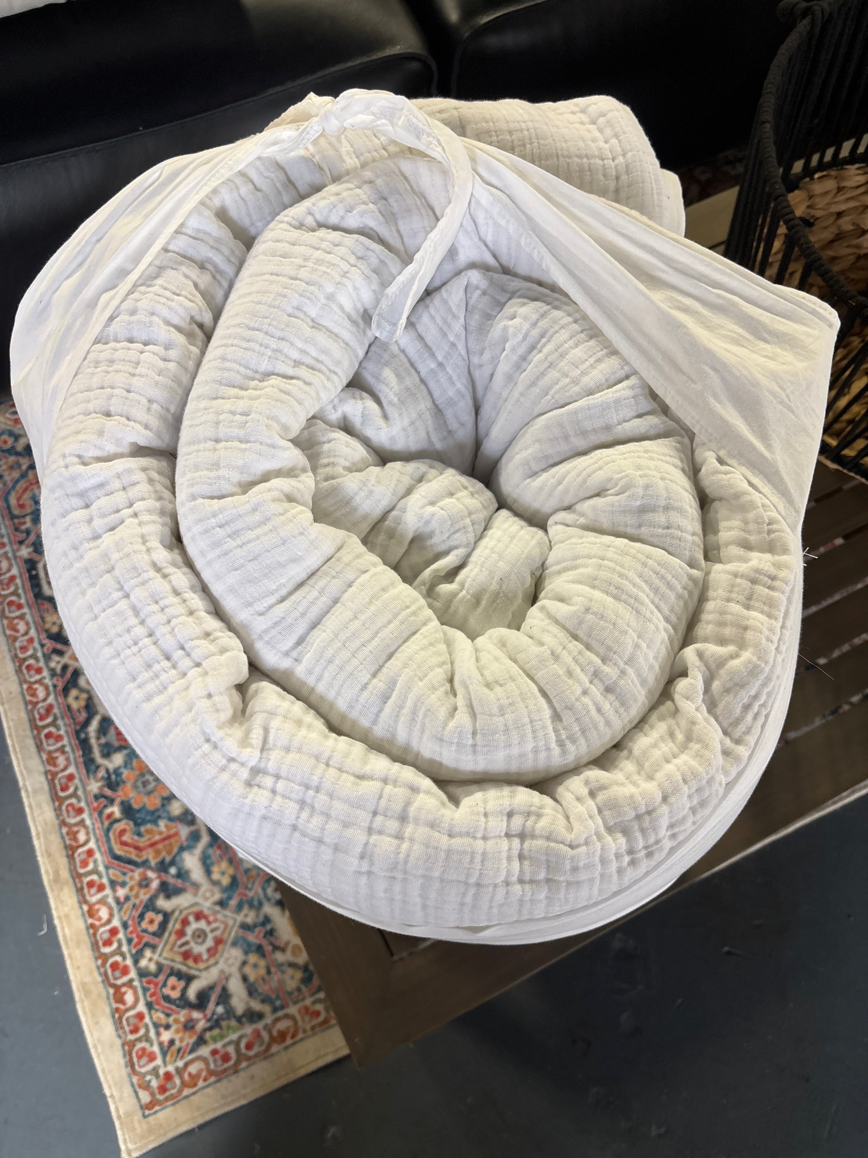 (KING) Textured Chambray Comforter & Sham Set - White SHOWROOM ITEM
