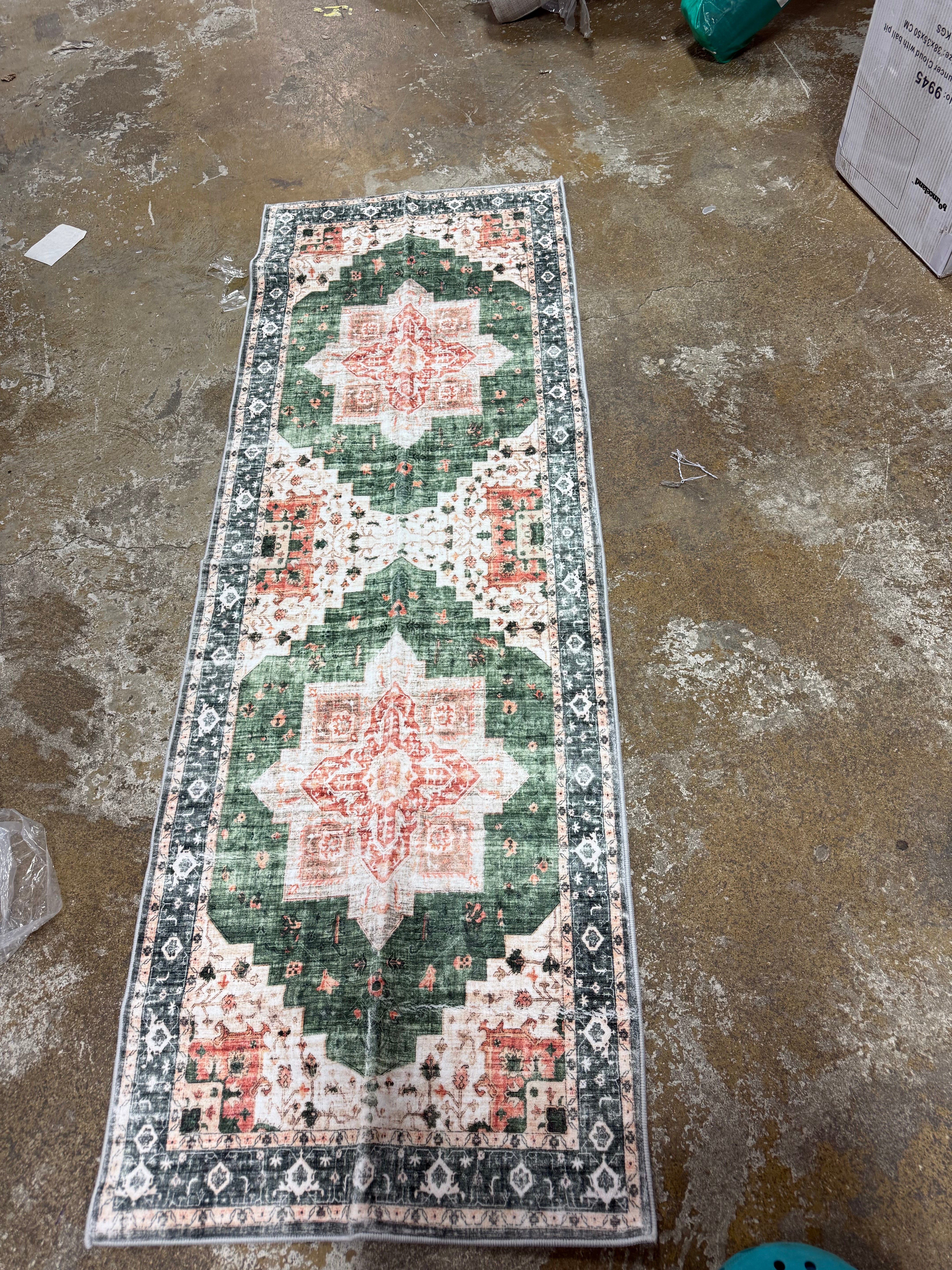 2'x6' Runner Rug for Bedroom Washable Non Slip Runner Rug -Rectangular Green SHOWROOM ITEM
