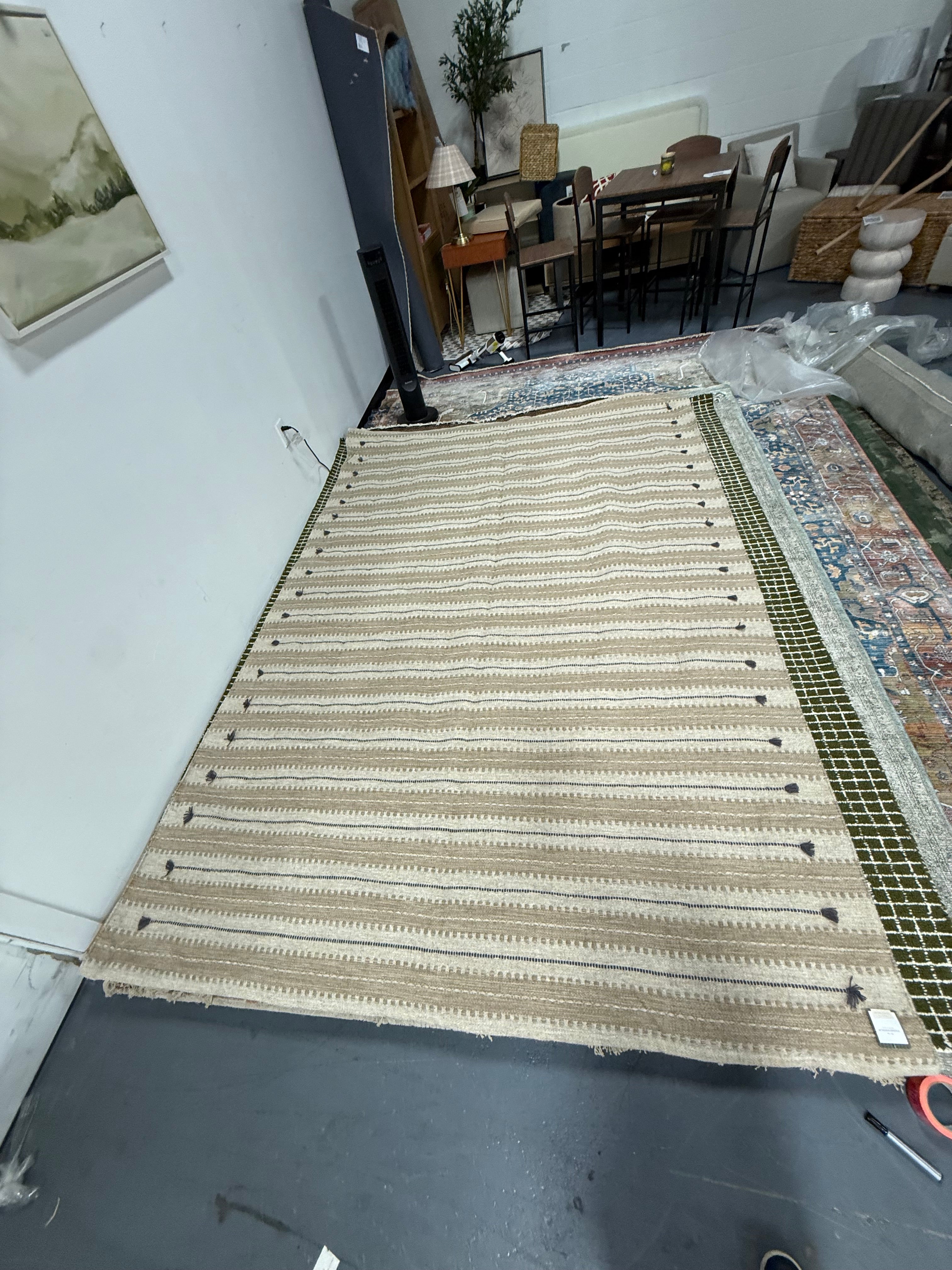 Striped/Clipped Yarn Rug Beige