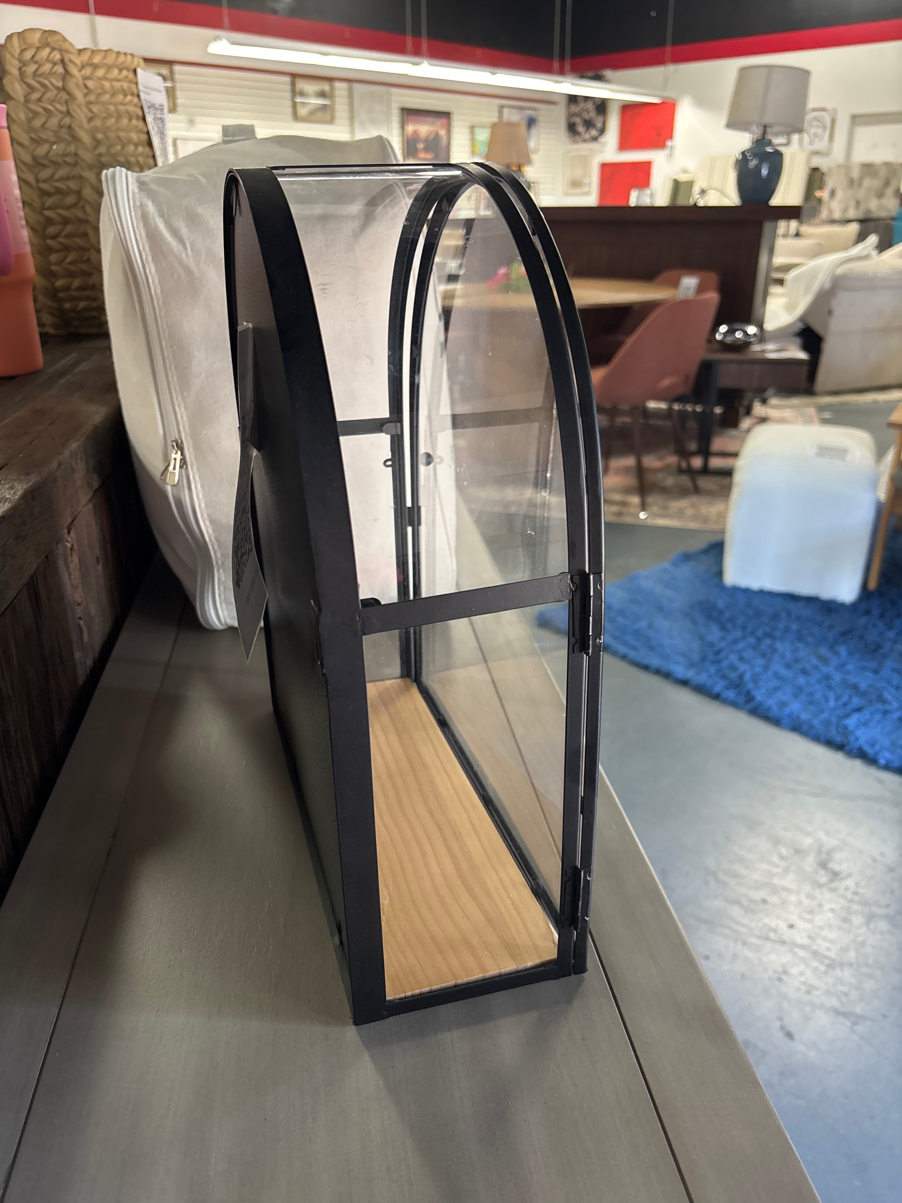12"x14" Arched Mirrored Display Box - Black SHOWROOM ITEM