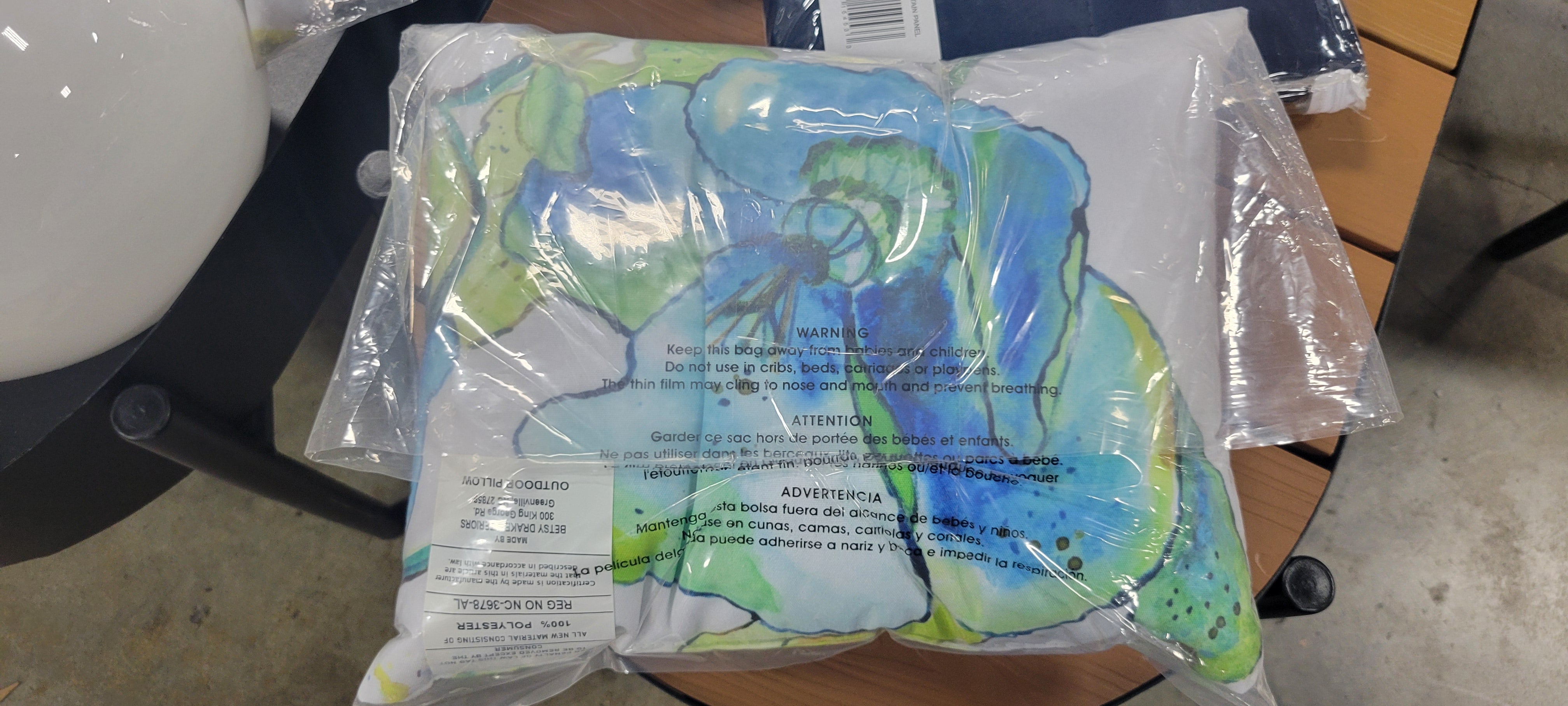 Indoor/Outdoor Throw Pillow