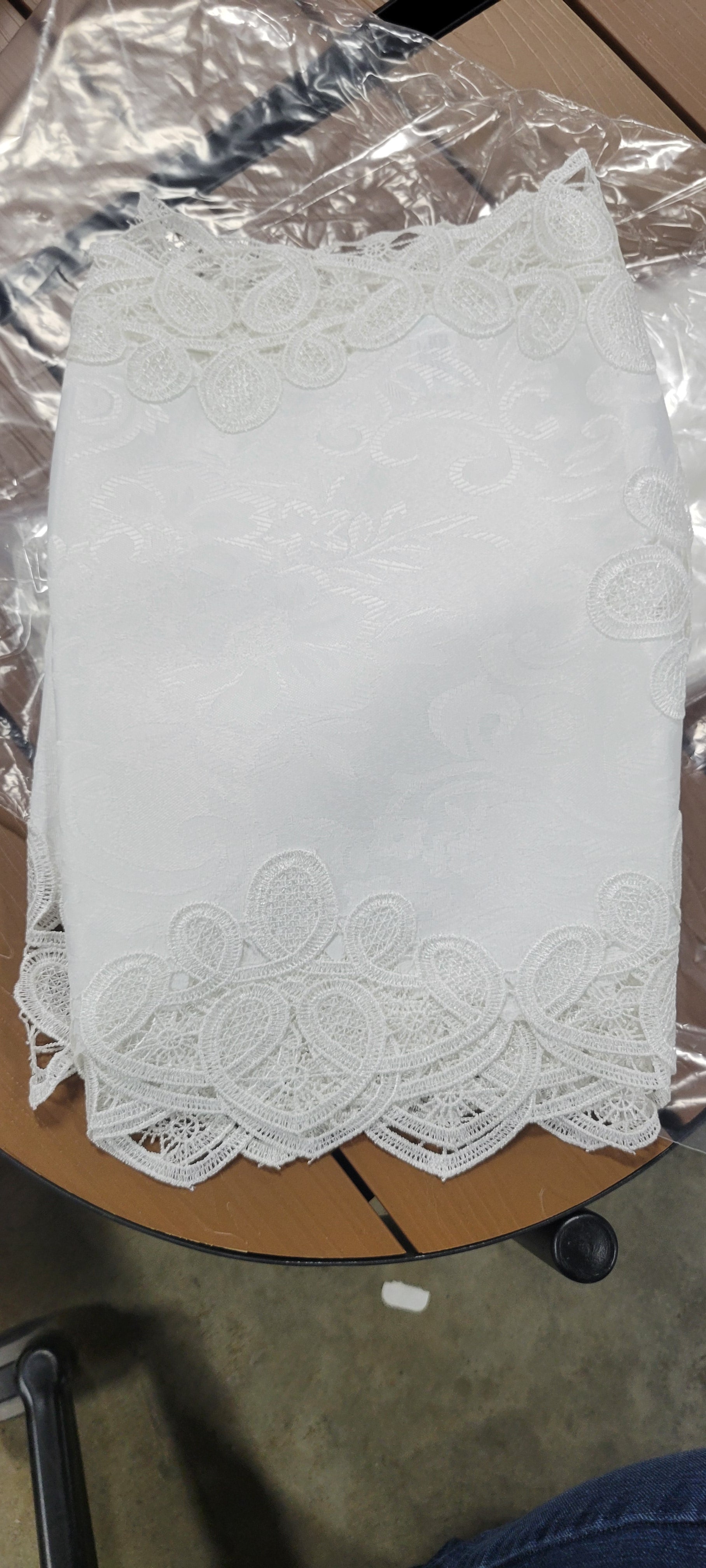 Christofer Floral Oval Table Runner