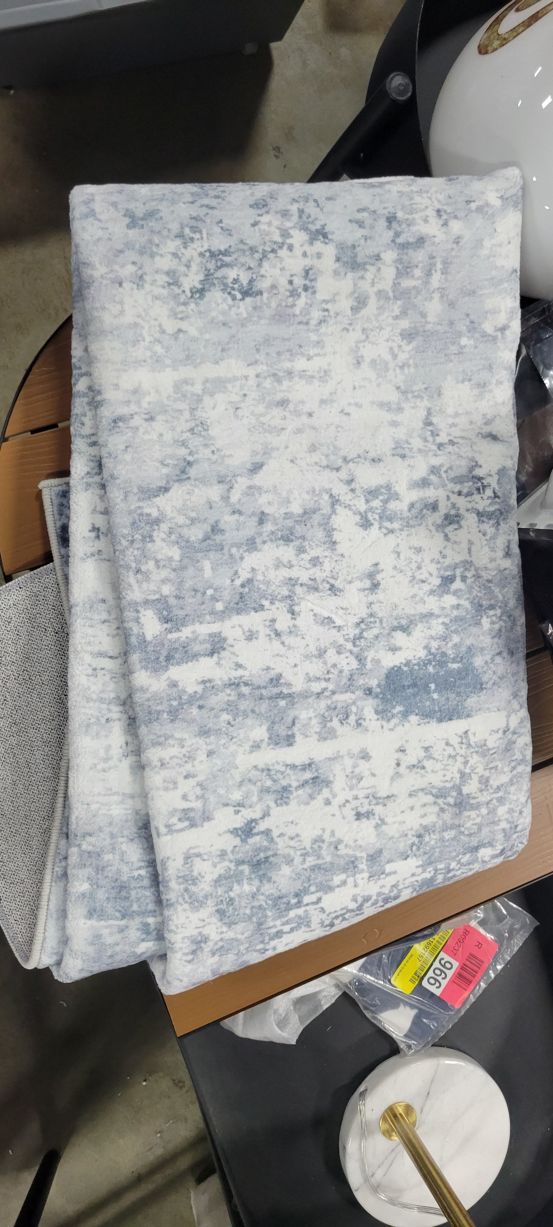 Amelia Collection Rug 3' x 5'
