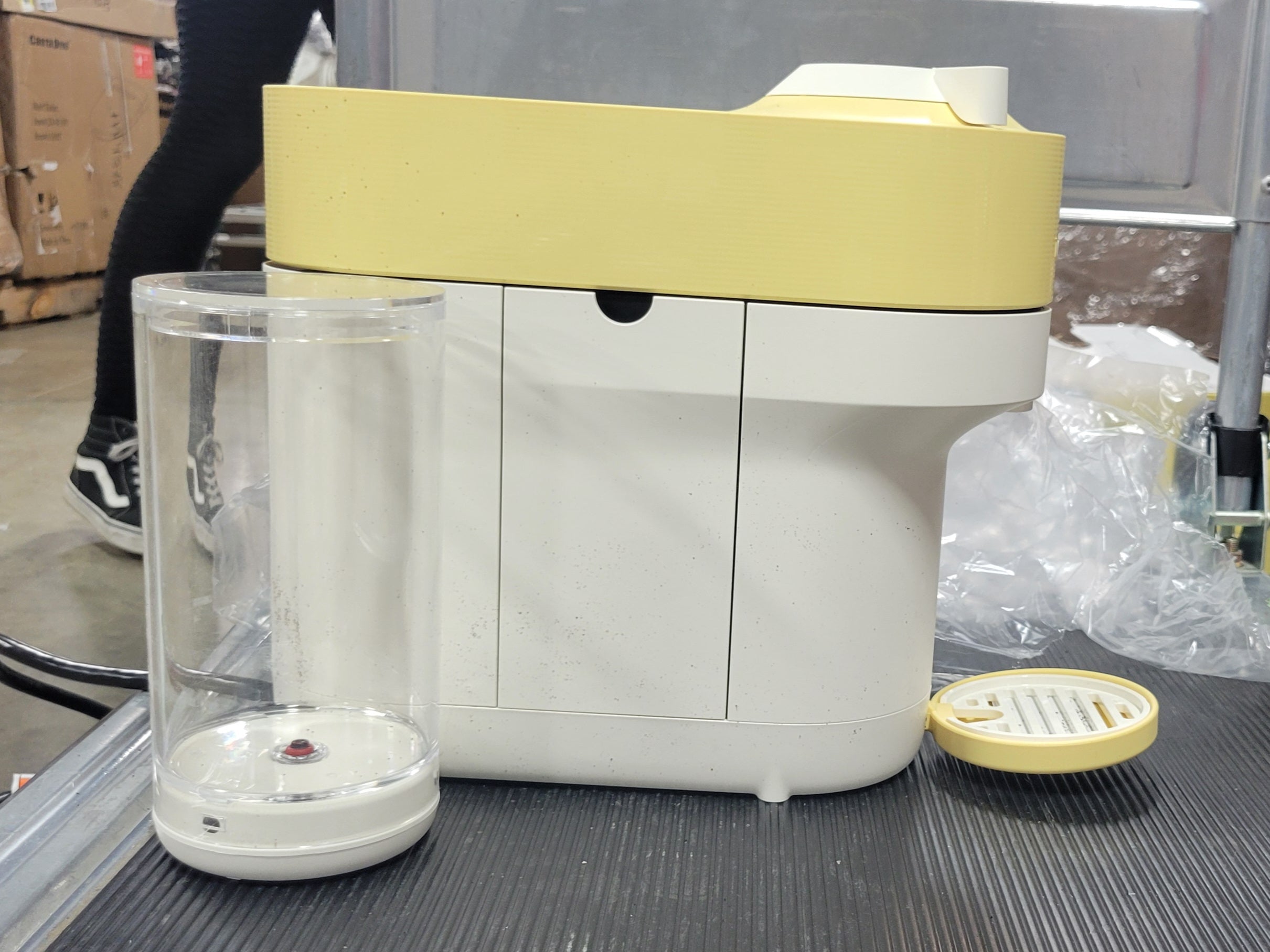 Limited-Edition Vertuo Pop+ Coffee and Espresso Maker Flavored Iced Bundle