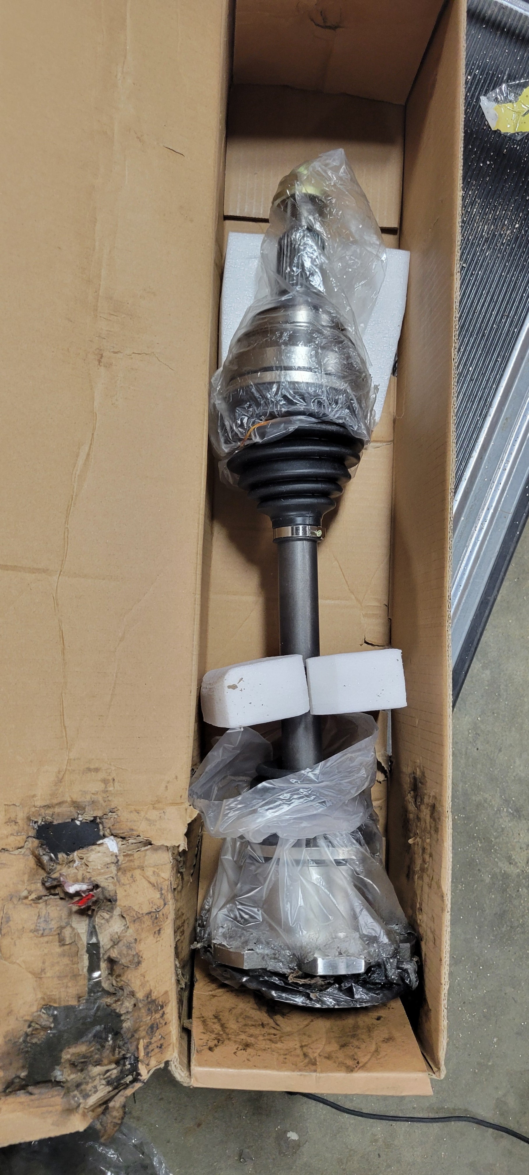 CV Axle Shaft Assembly Compatible with Cadillac, Chevy & GMC Models - Silverado 1500, Suburban, Tahoe, Avalanche, K1500, Sierra 1500, Yukon, Escalade - 1999-2006 - Front Left or Right