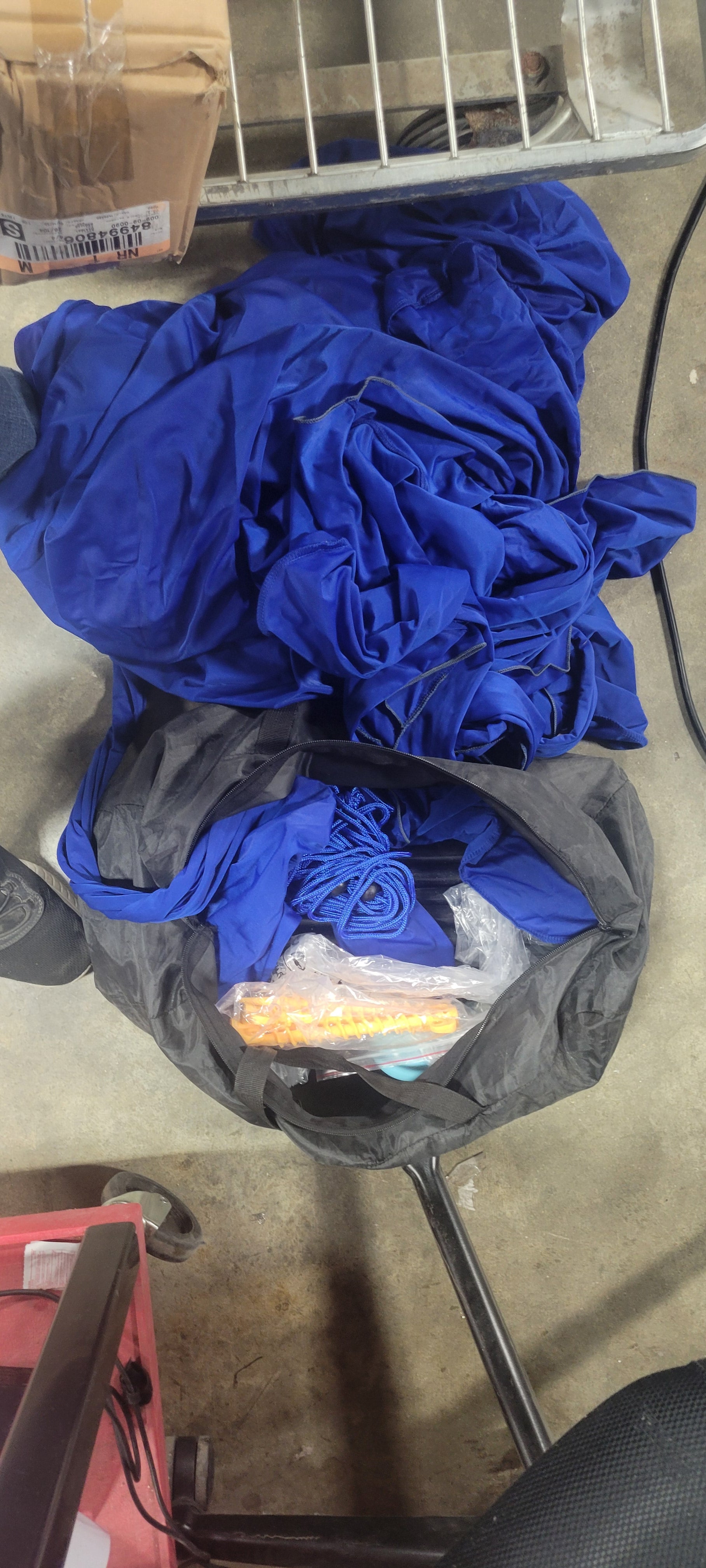 5-8 Person Beach Tent with Carry Bag