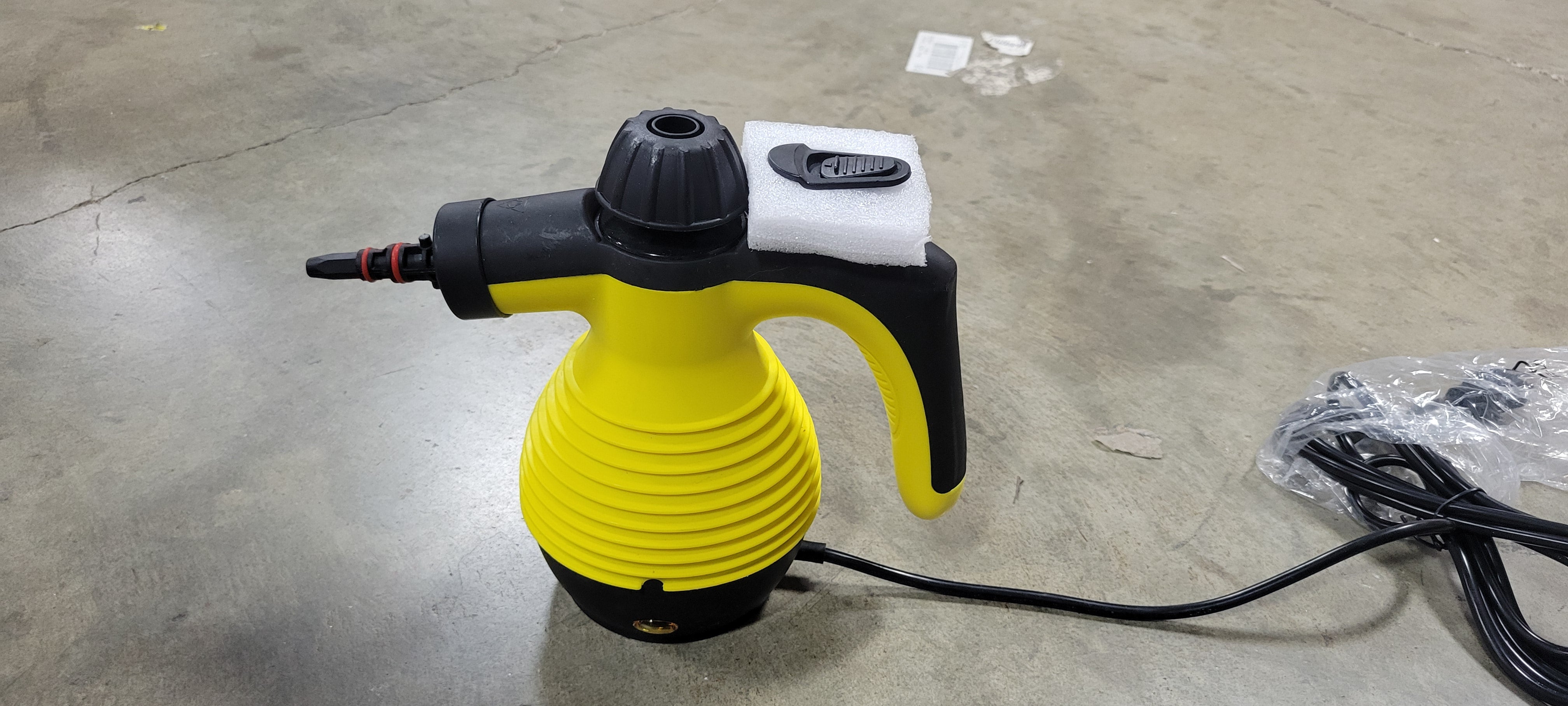 Multifunction Portable Steamer Household Steam Cleaner with Attachments Yellow