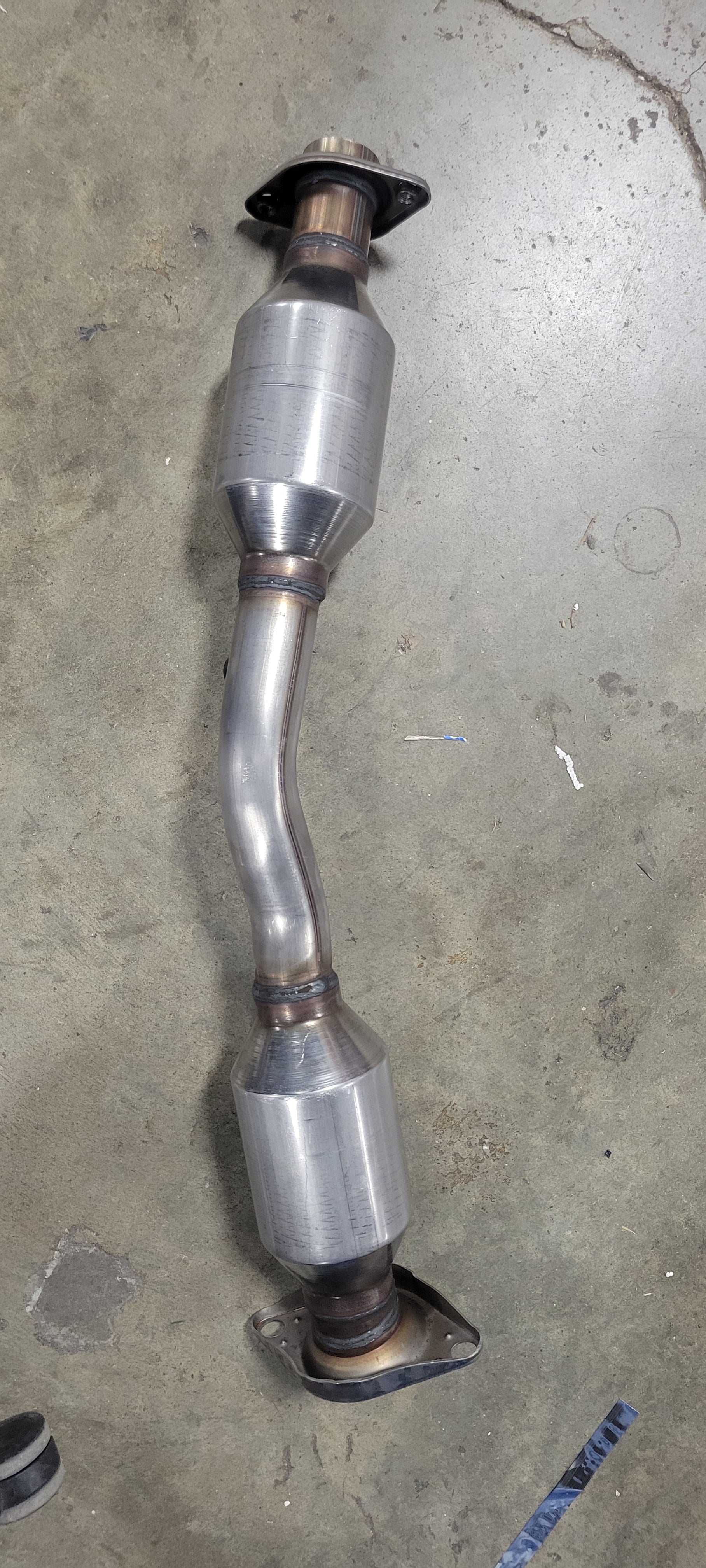 Exhaust Catalytic Converter Compatible with Nissan Versa (EPA Compliant)(Catalyst+ Grade)