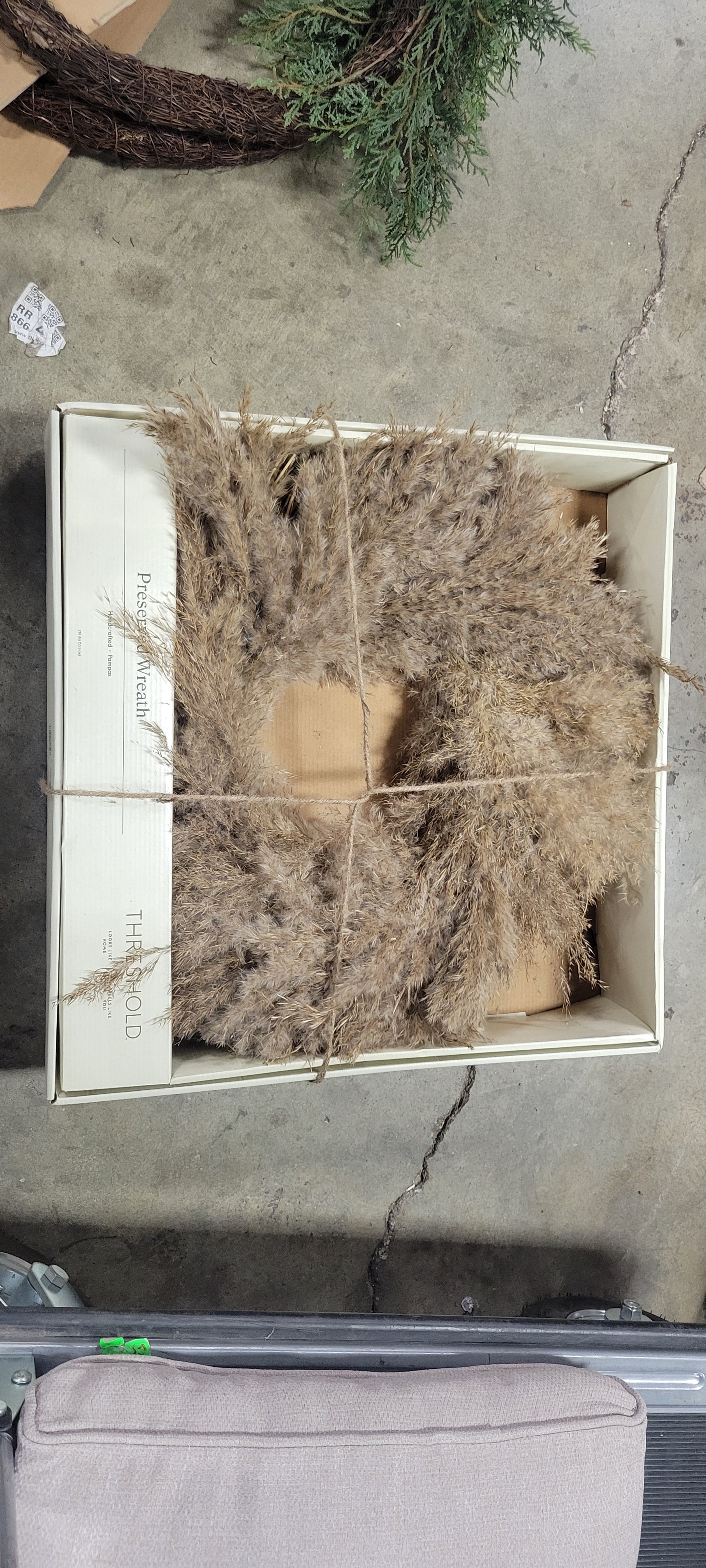 Pampas Preserved Wreath, final cut