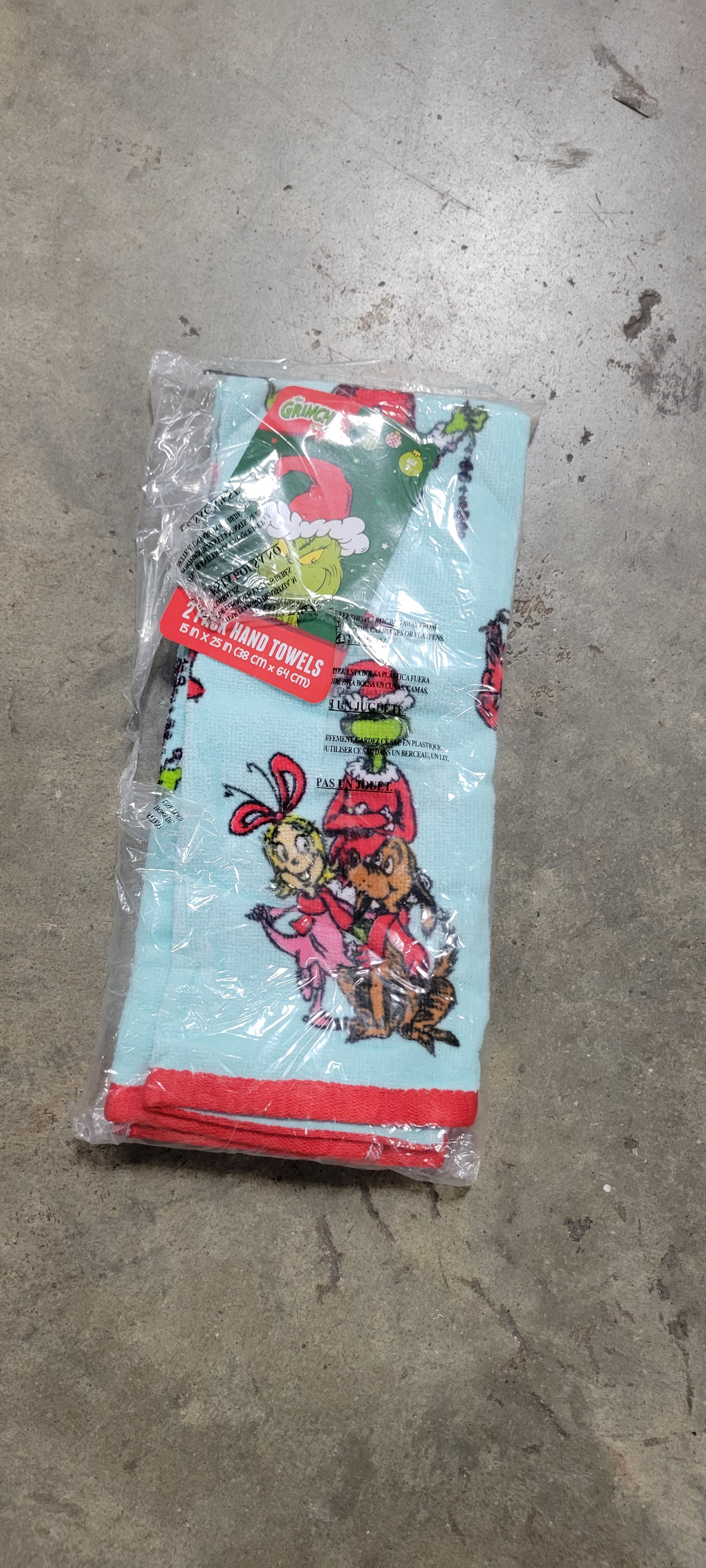 Dr. Seuss The Grinch Christmas Hand Towels 2 Pack, final cut