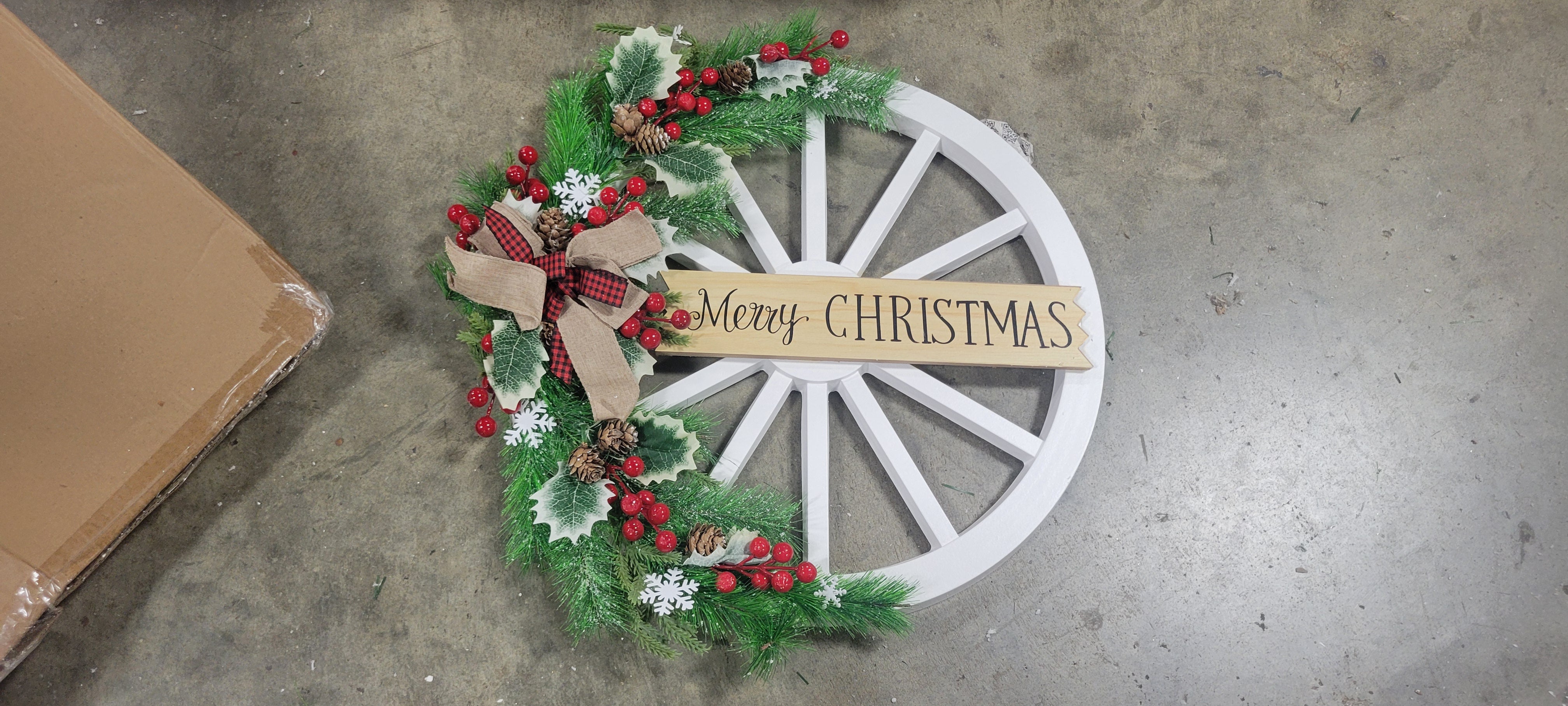 Wood Holiday Wheel Wreath w/ Floral Wall, final cut