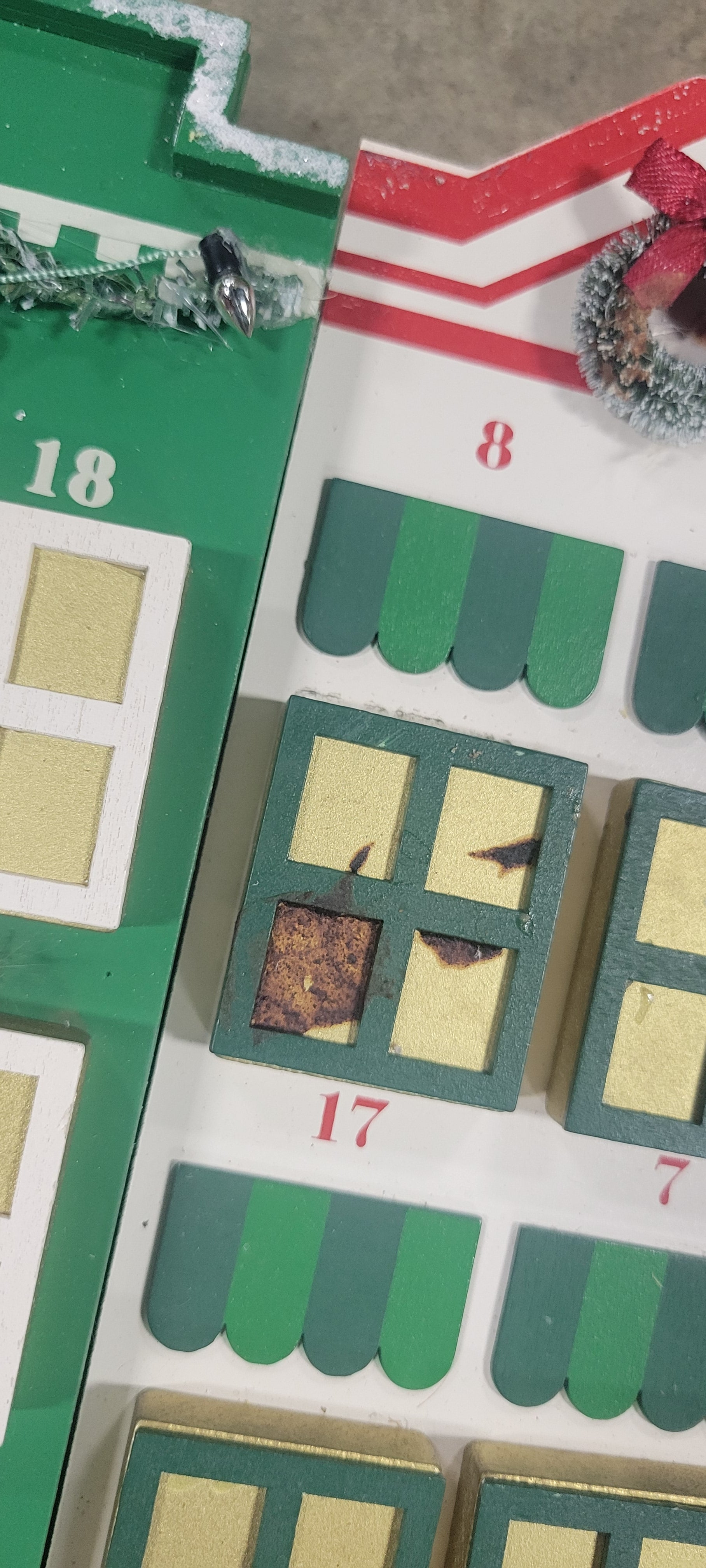 Christmas City Village Countdown Calendar-SHOWROOM ITEM,