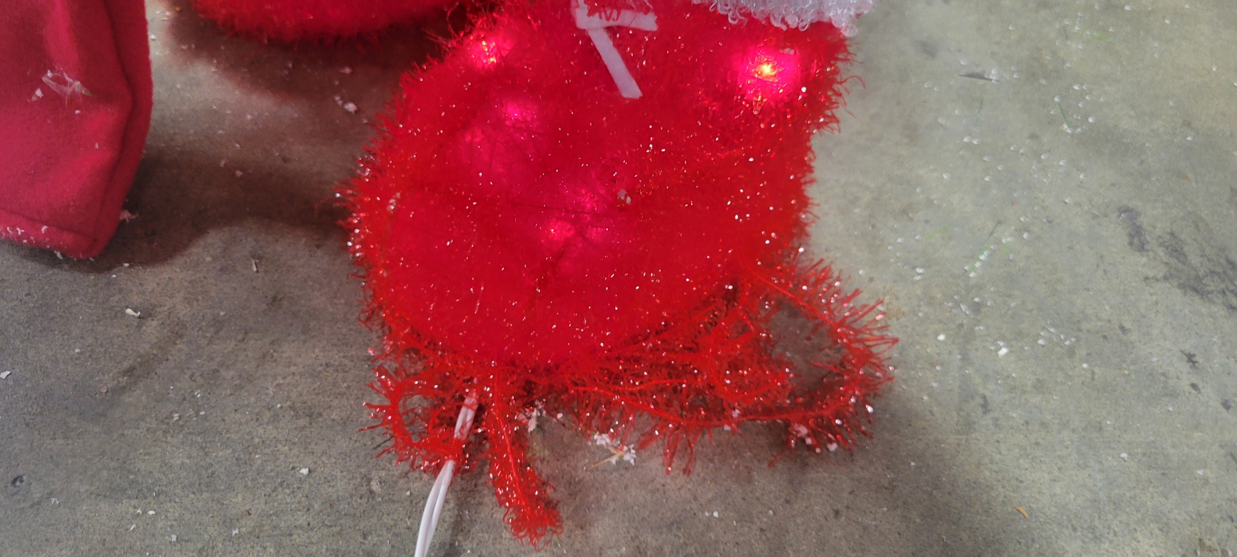 Incandescent Tinsel Bear Gifts Christmas Novelty Sculpture Light, final cut