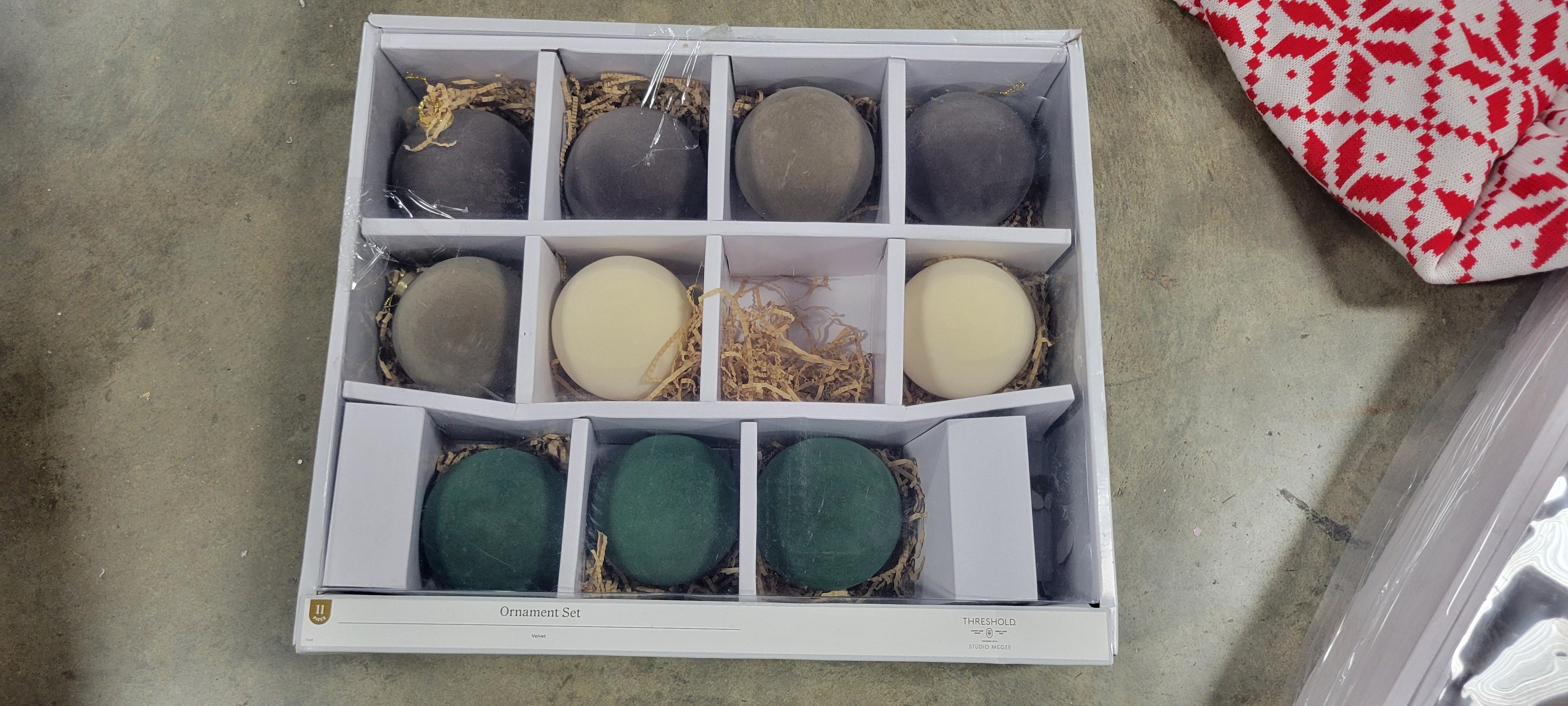 Set of 10 Flocked Velvet Christmas Tree Ornaments final cut