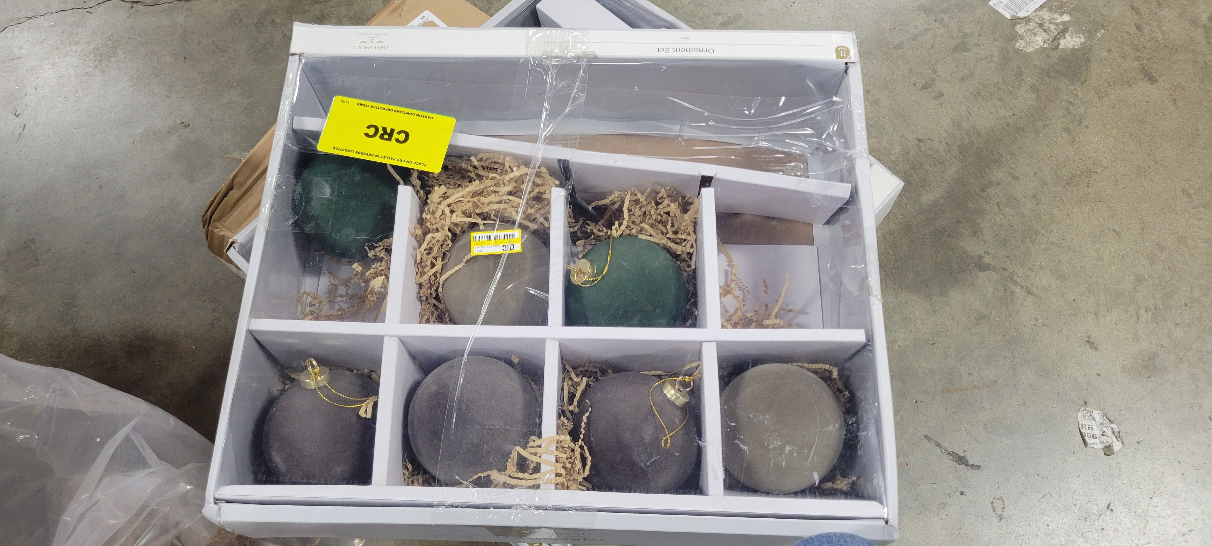 Set of 7 Flocked Velvet Christmas Tree Ornaments final cut