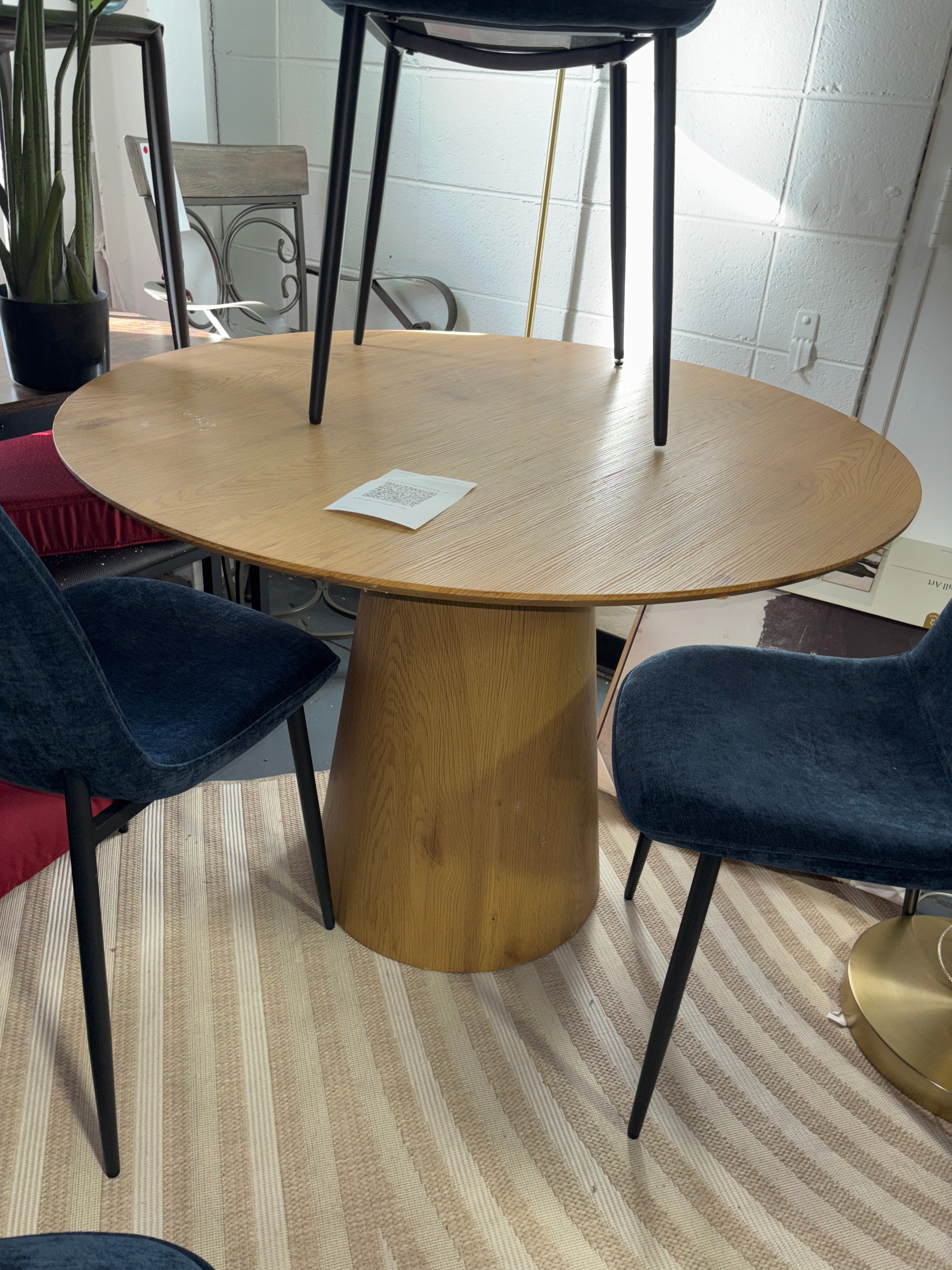 Agne 35" Round Pedestal Dining Table - Oak SHOWROOM ITEM