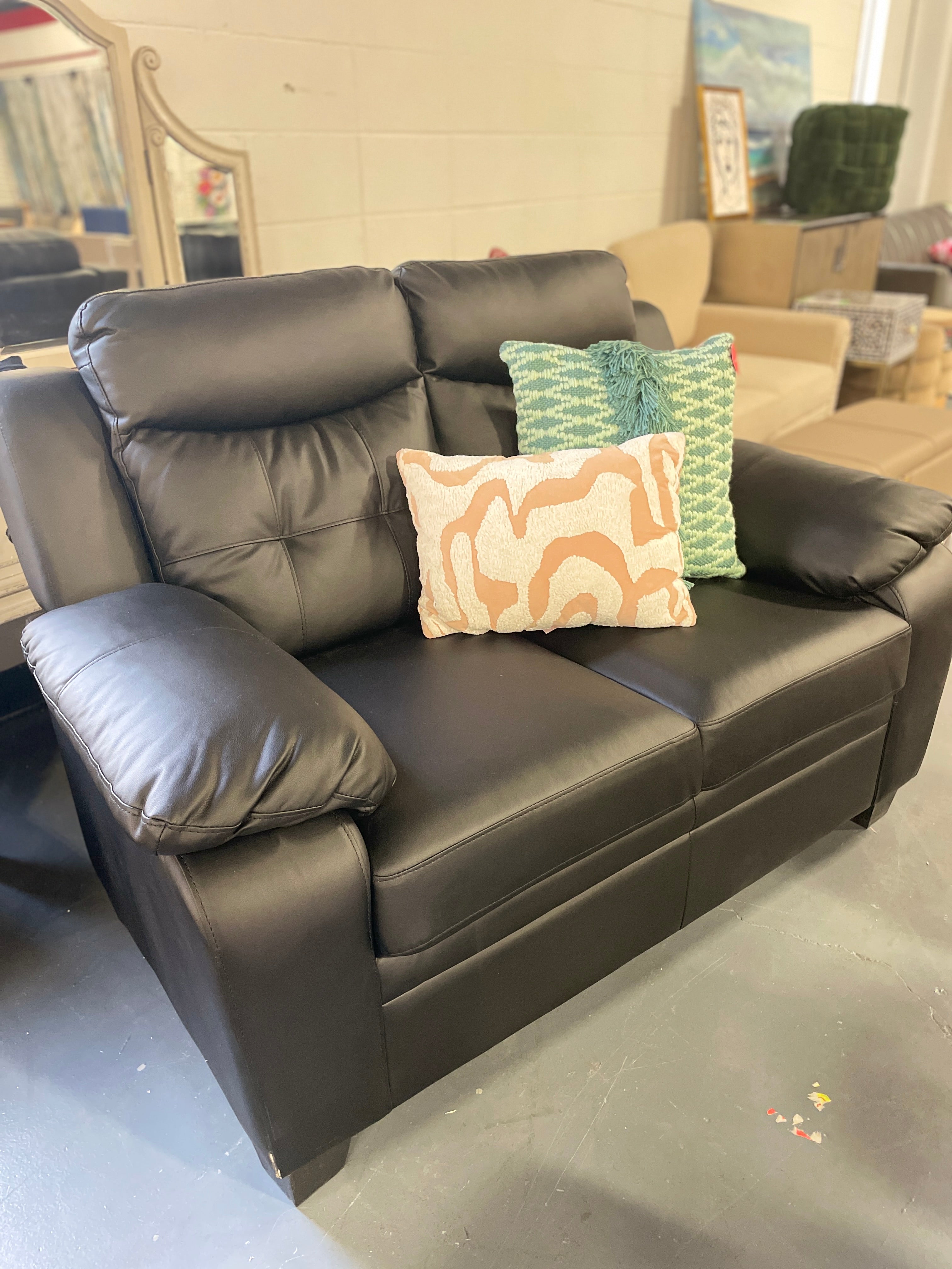 Finley Tufted Upholstered Loveseat Black SHOWROOM ITEM