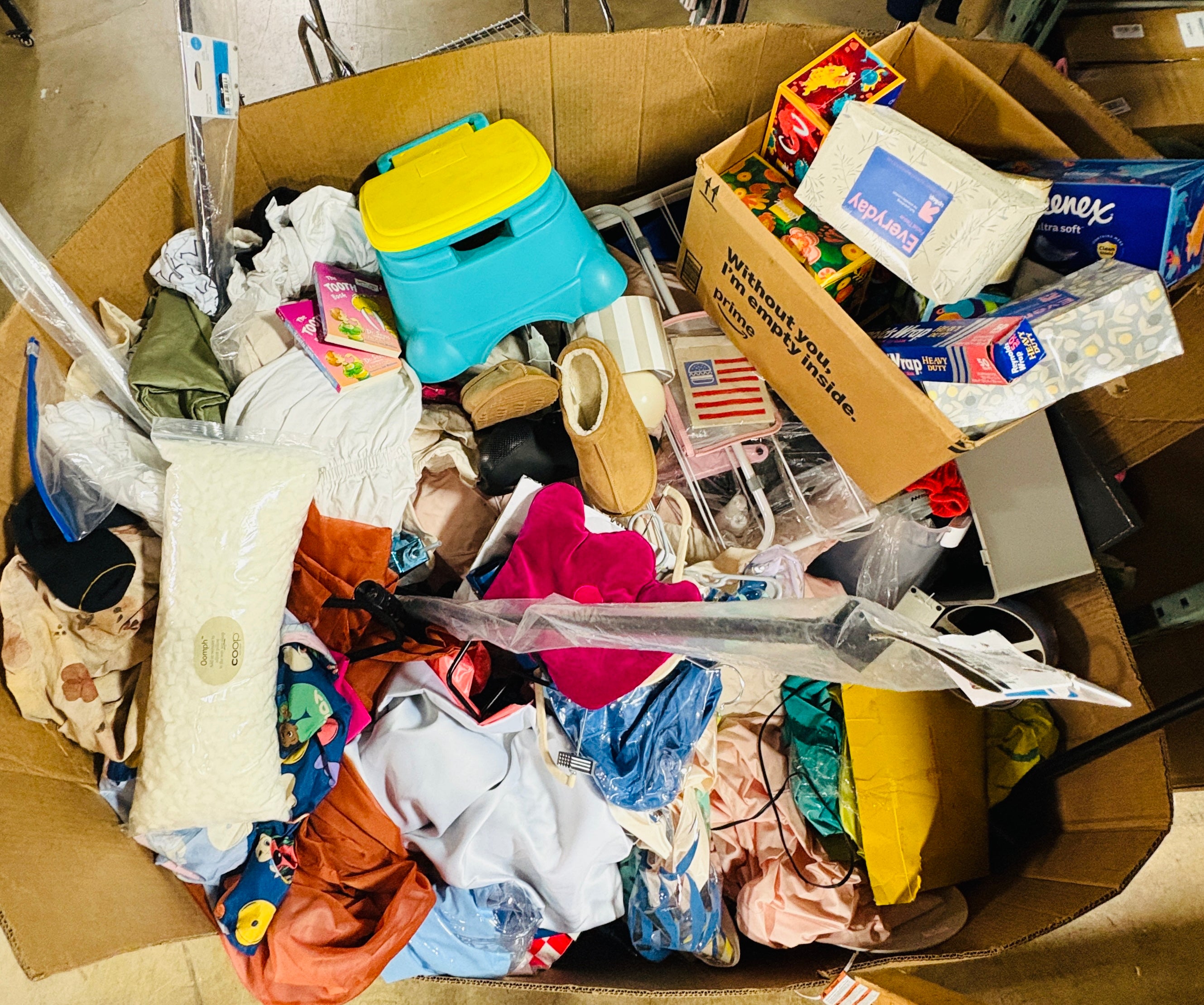 4 Pallet Unmanifested Dollar Items (appx 1694 items)