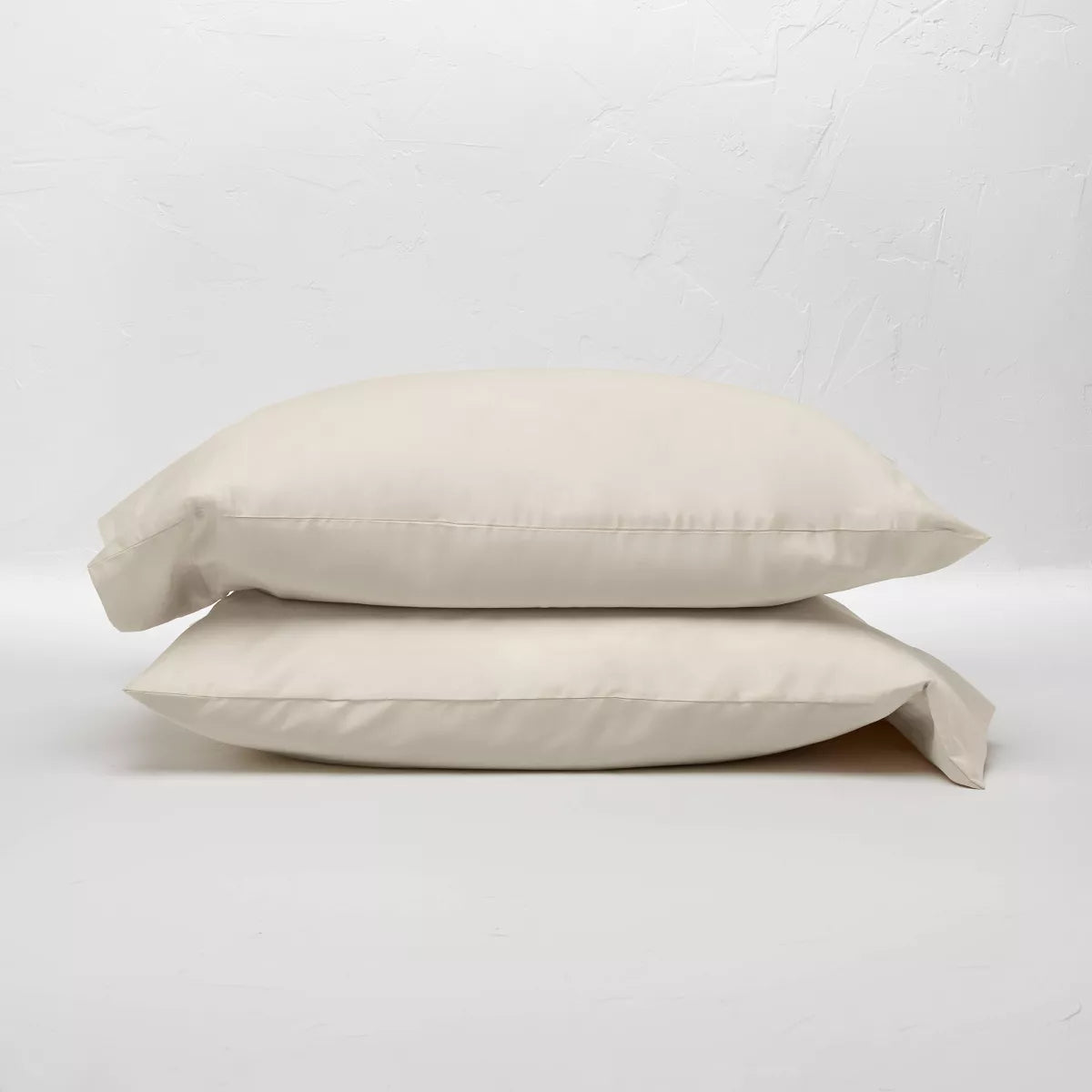 300 Thread Count Temperature Regulating Solid Pillowcase Set - Standard